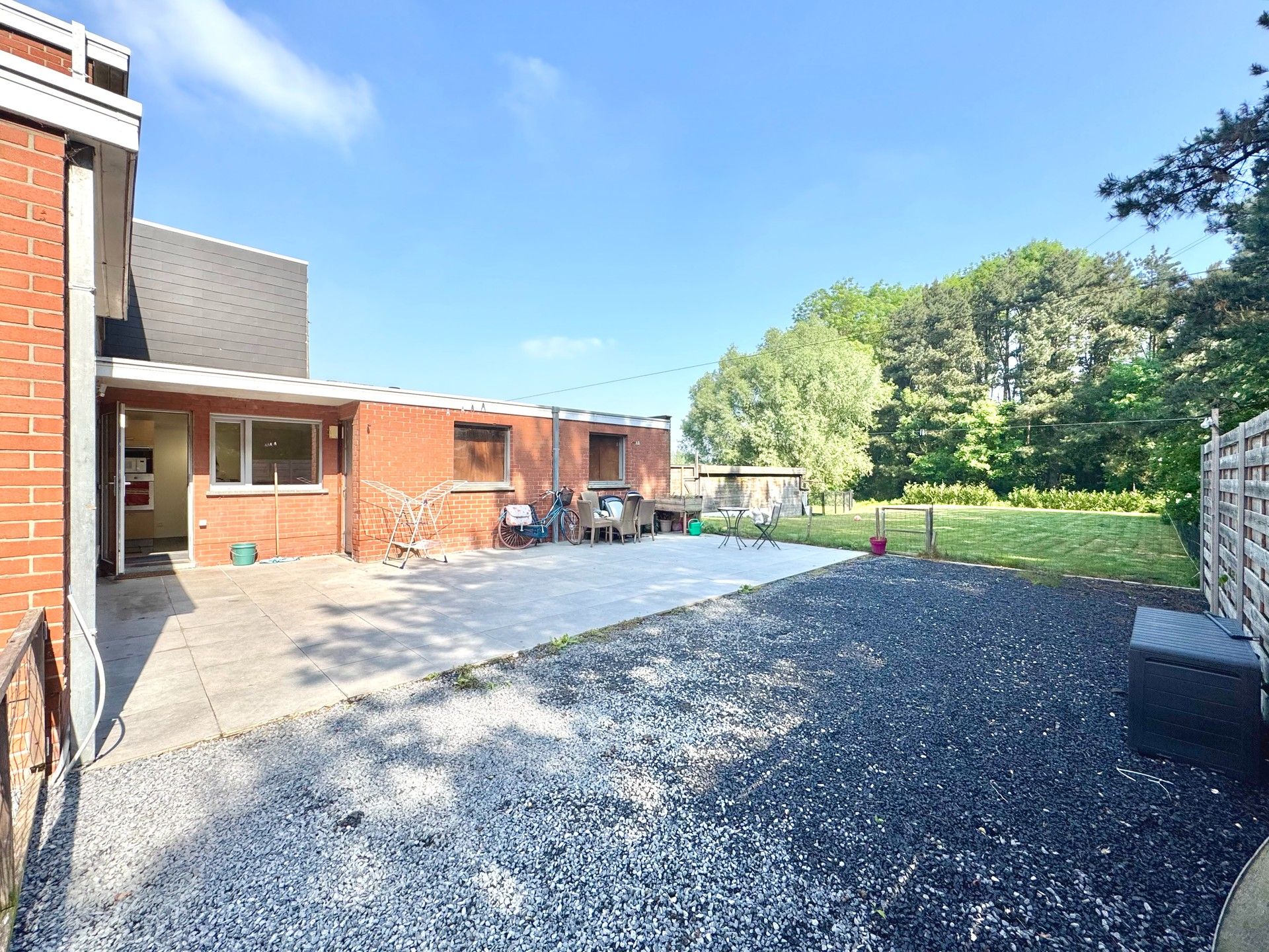 LANDELIJK GELEGEN HALFOPEN WONING foto 4