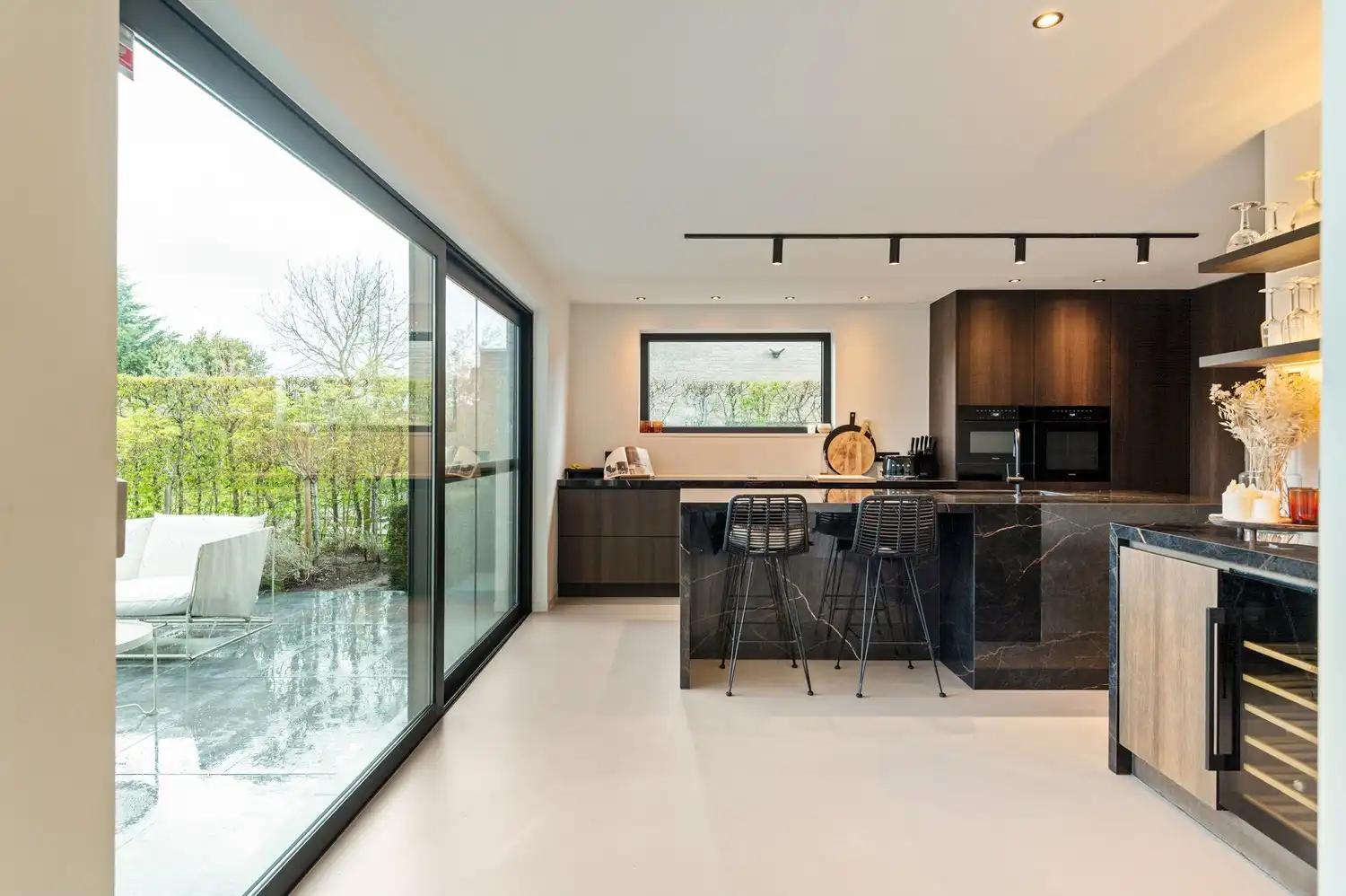 Ruime, exclusief afgewerkte woning met zwembad op Toplocatie te Berlaar foto 5