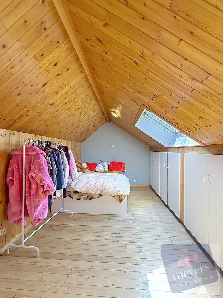 Ruime woning met garage en interessante investeringsmogelijkheden in Hasselt foto 14