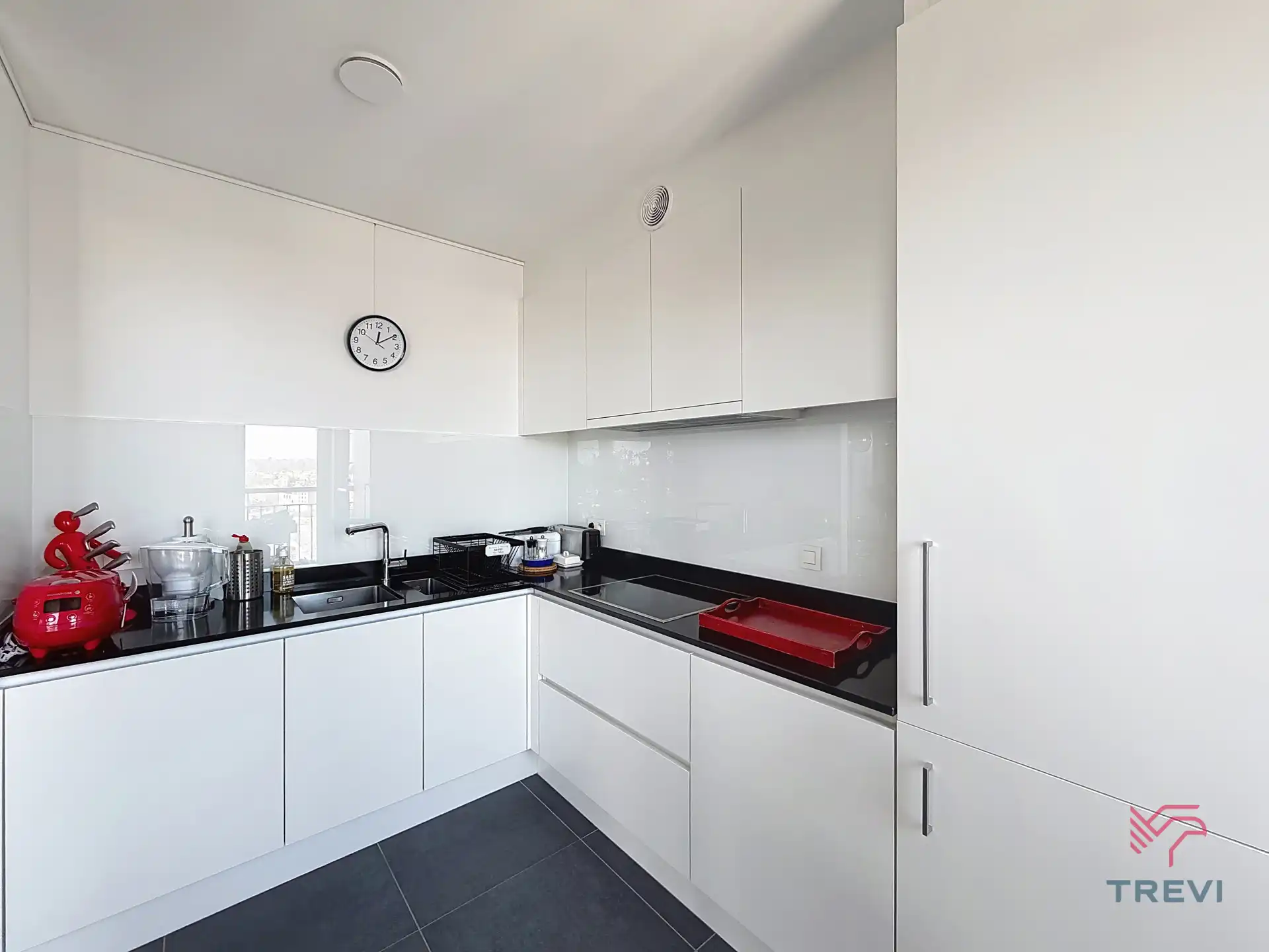 Prachtig appartement met 2 slpks, terras en topuitzicht foto 4