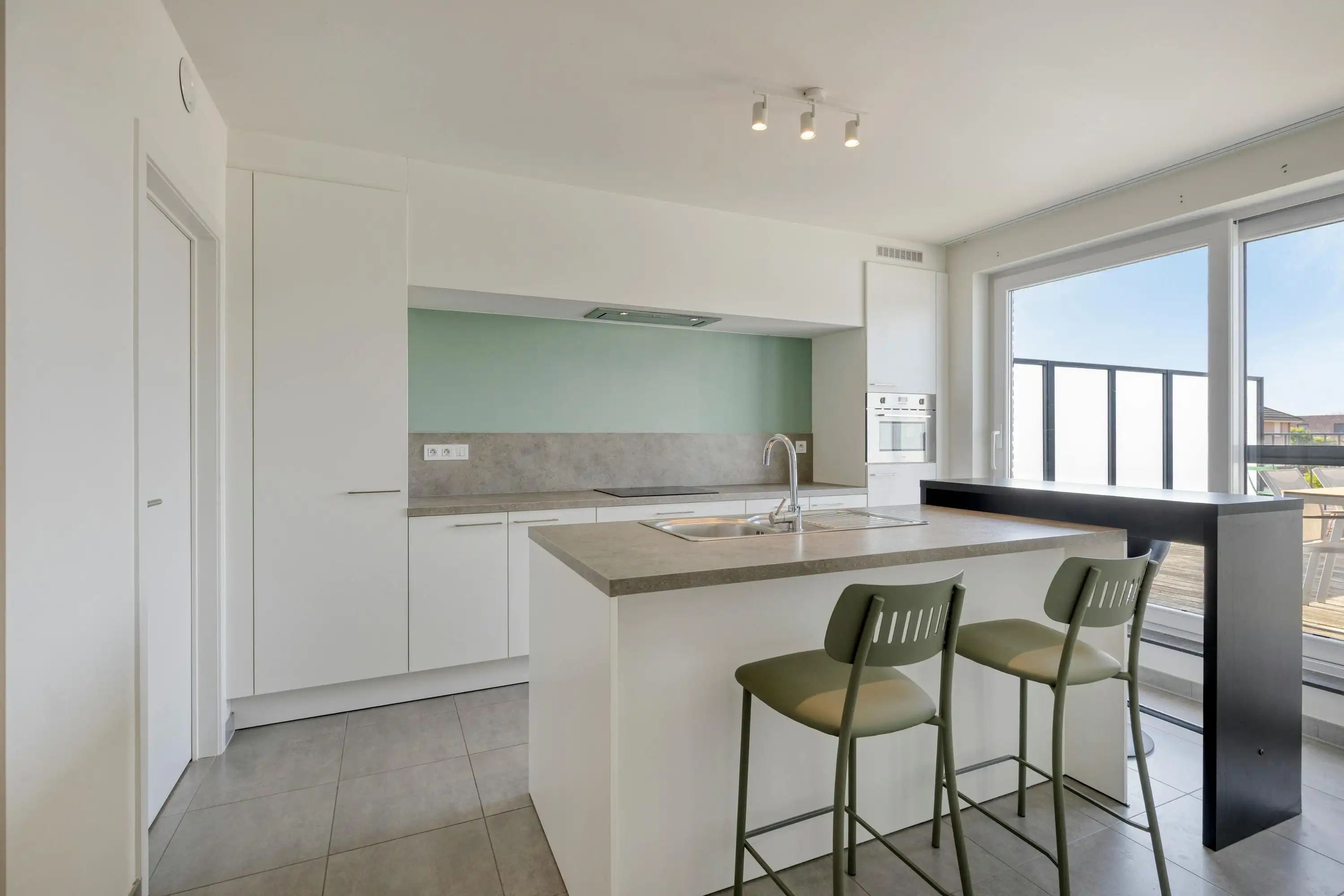 Gezellig instapklaar appartement met 1 slaapkamer en terras foto 11