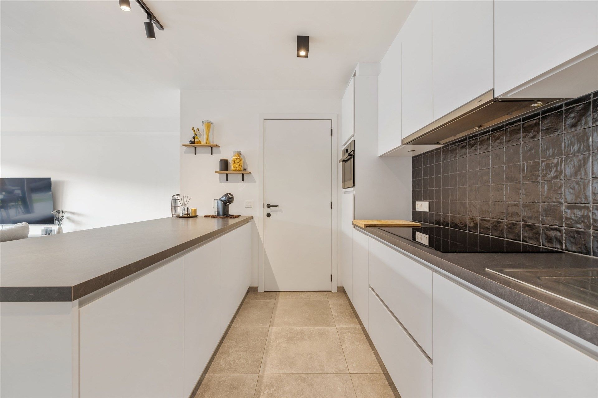 Uitstekend gelegen gelijkvloersappartement met 2 slaapkamers, zonnige tuin en garage (108m²) foto 7