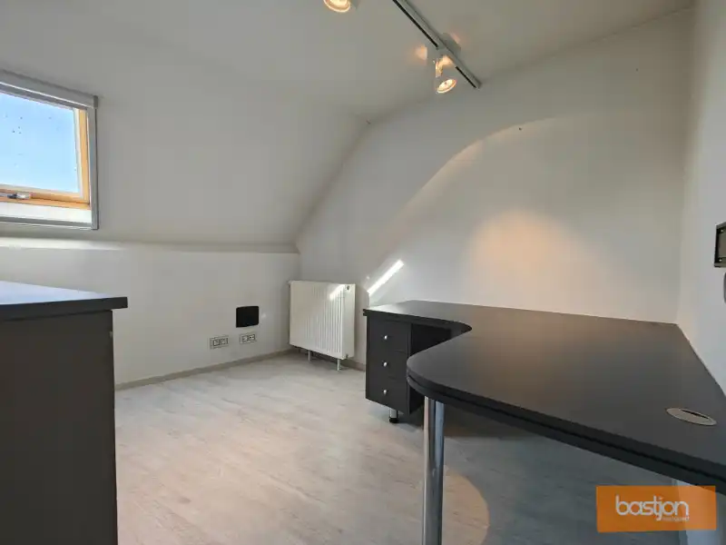 Instapklare bel-etage nabij het centrum. foto 8