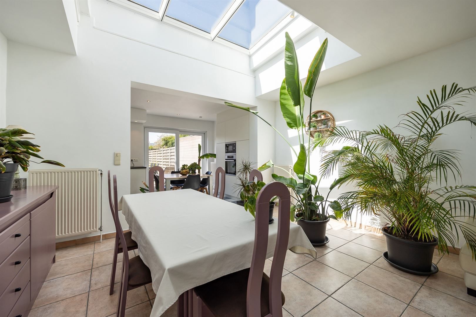 Goed onderhouden ruime stadswoning met grote tuin foto 5