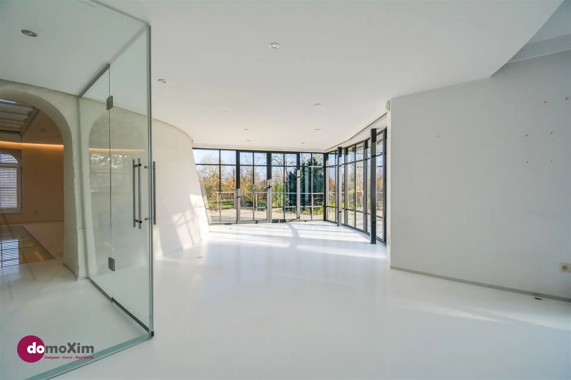 De Oude Korenmolen van Veltem, een unieke villa op een perceel van 47 are foto 5