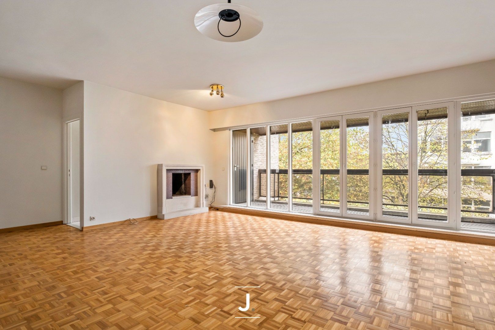 Gezellig en lichtrijk appartement te huur in hartje Kortrijk! foto 5