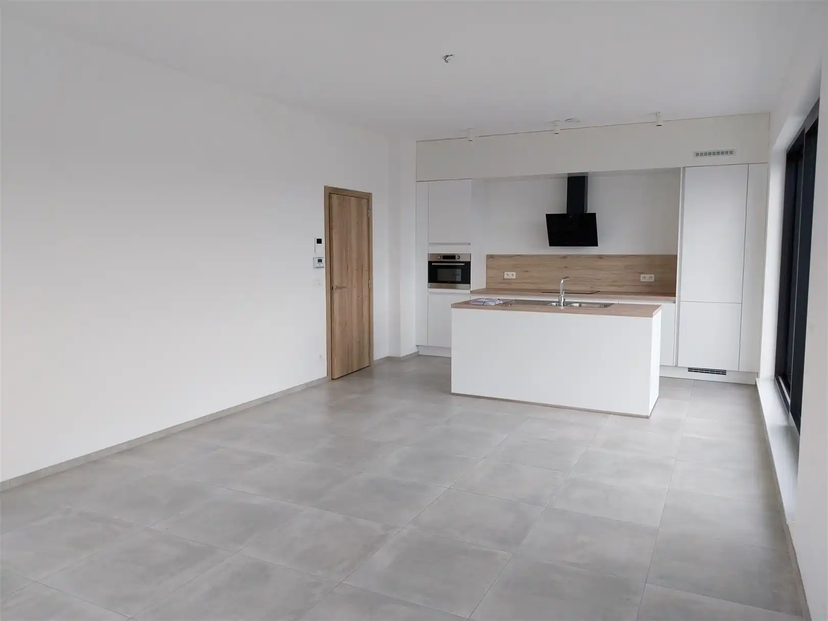 TE HUUR: Recent appartement met 2 slaapkamers te Wellen! foto 2