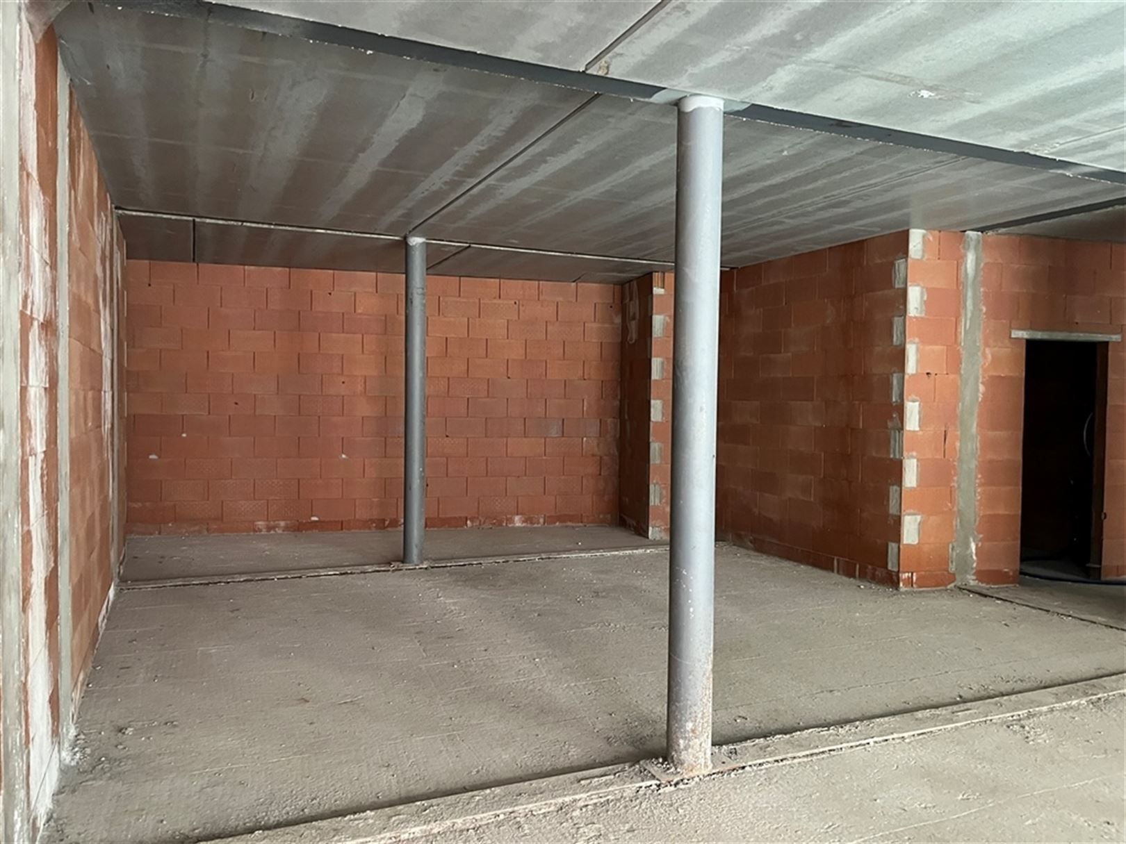 Volledig kantoorgebouw te koop of te huur foto 18