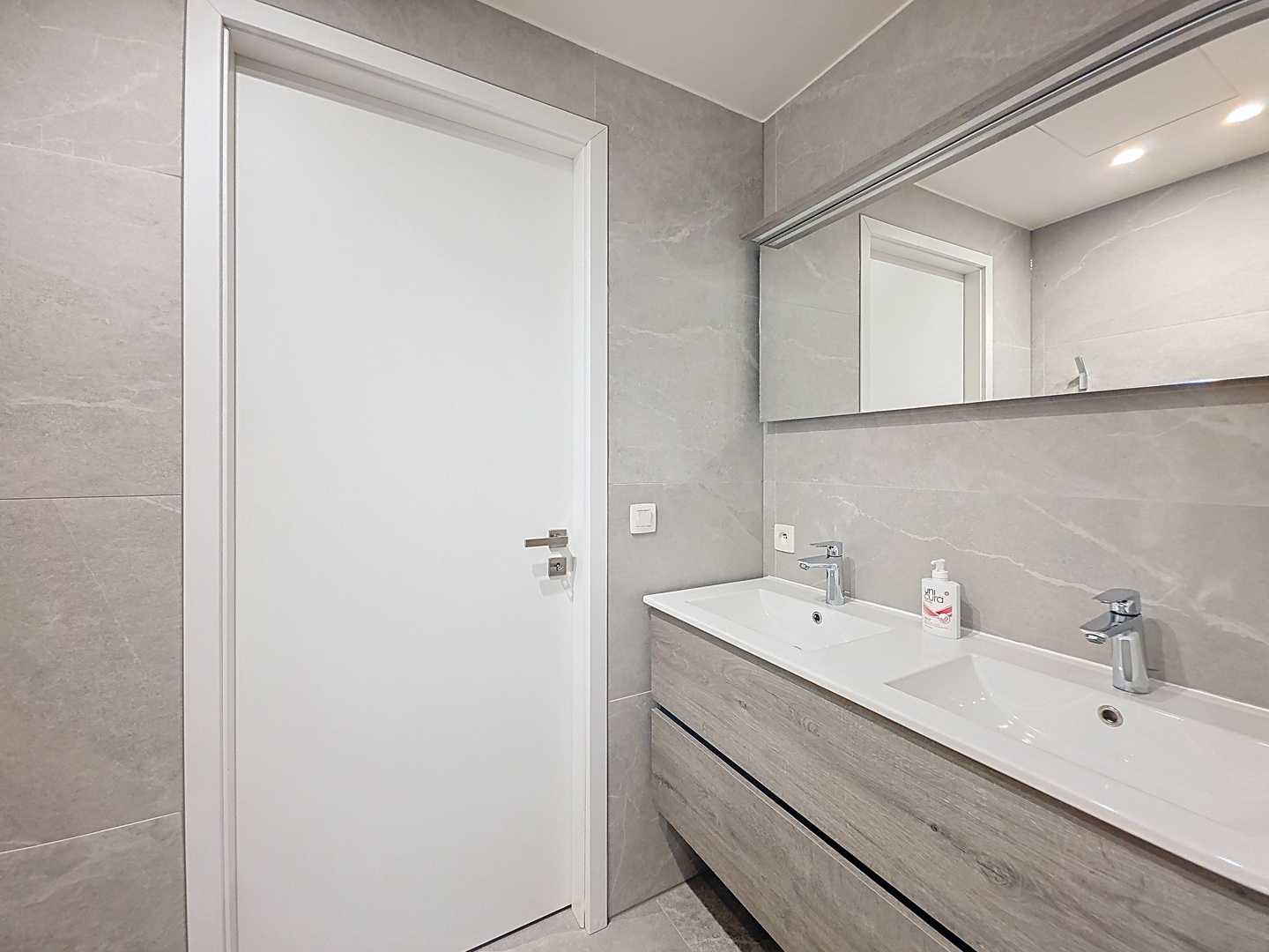 luxueus duplexappartement met 2 terrassen foto 11