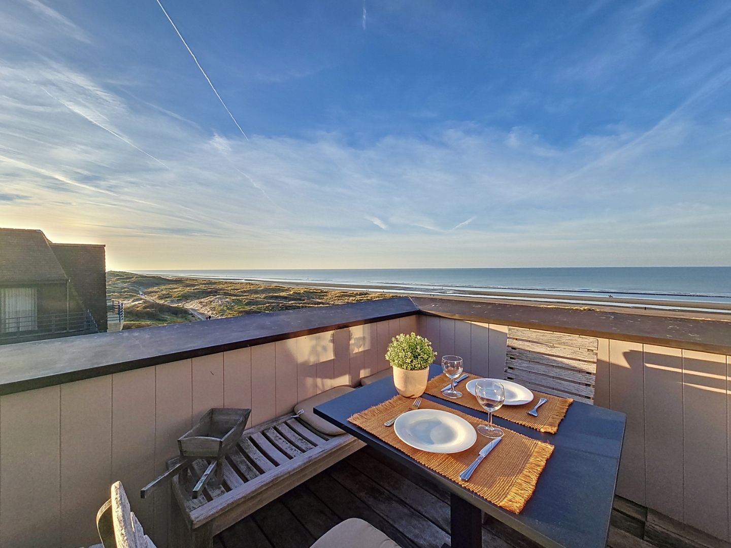 Exclusieve penthouse  met panoramisch zeezicht op een topligging te Sint-Andre (Oostduinkerke) foto 5