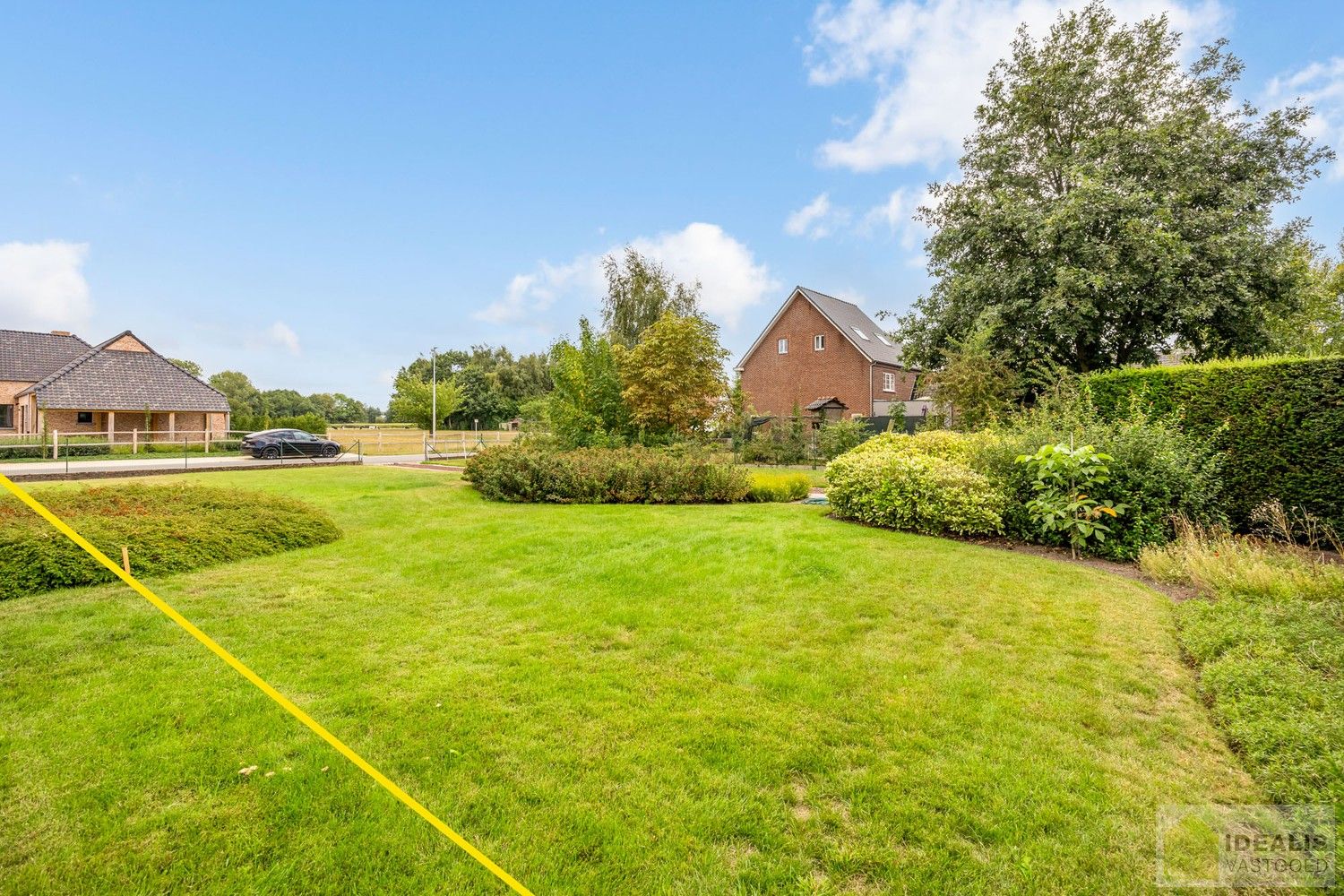 PRACHTIG GELEGEN BOUWGROND AAN DE RAND VAN SINT-HUIBRECHTS-LILLE! – Zeer mooi gelegen perceel met een oppervlakte van 6a 32ca! Zeer geschikt voor kandidaten die hun eigen droomwoning willen realiseren op deze prachtige plek, omgeven door natuur! Dit mooie perceel stelt u in staat vrij te wonen in het groen op fietsafstand van het centrum van Neerpelt! foto 2