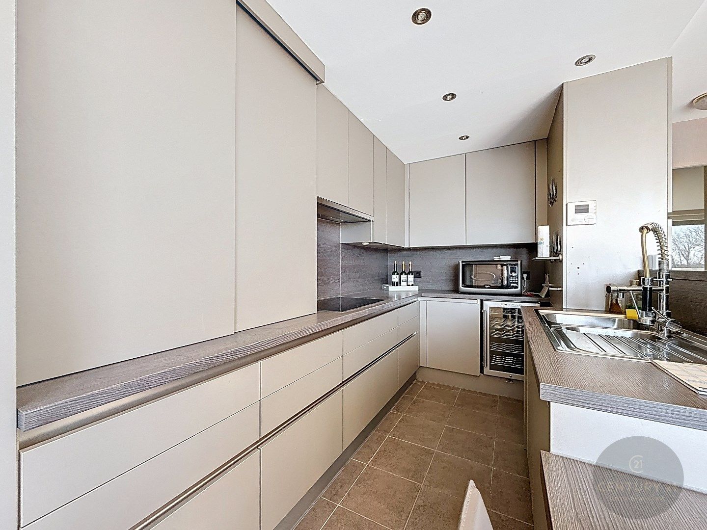 PENTHOUSE met prachtig terras!  foto 5