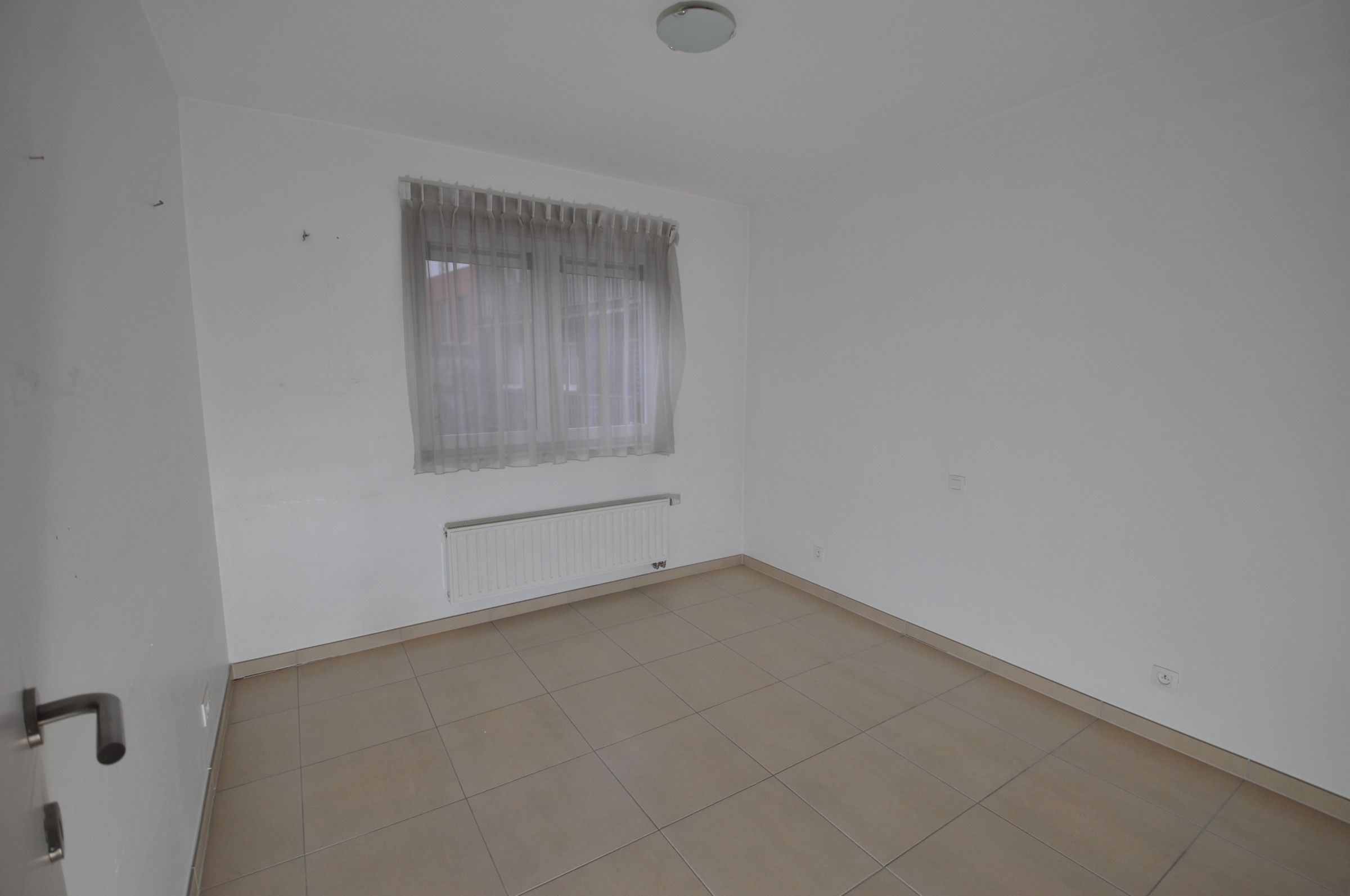 Instapklaar recent appartement met terras op een  centrale ligging foto 17