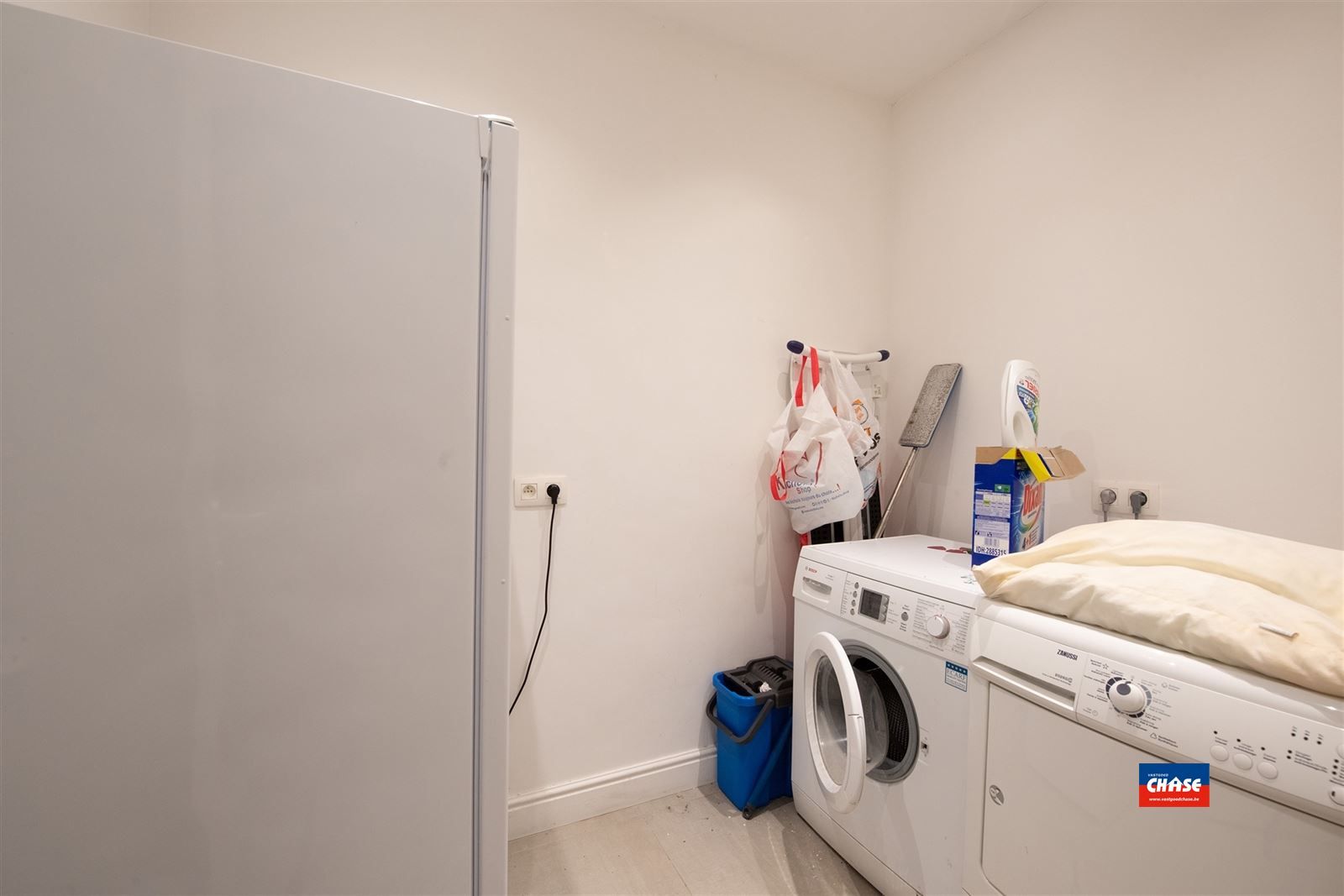 Handelshuis met groot appartement, garage en tuin foto 46