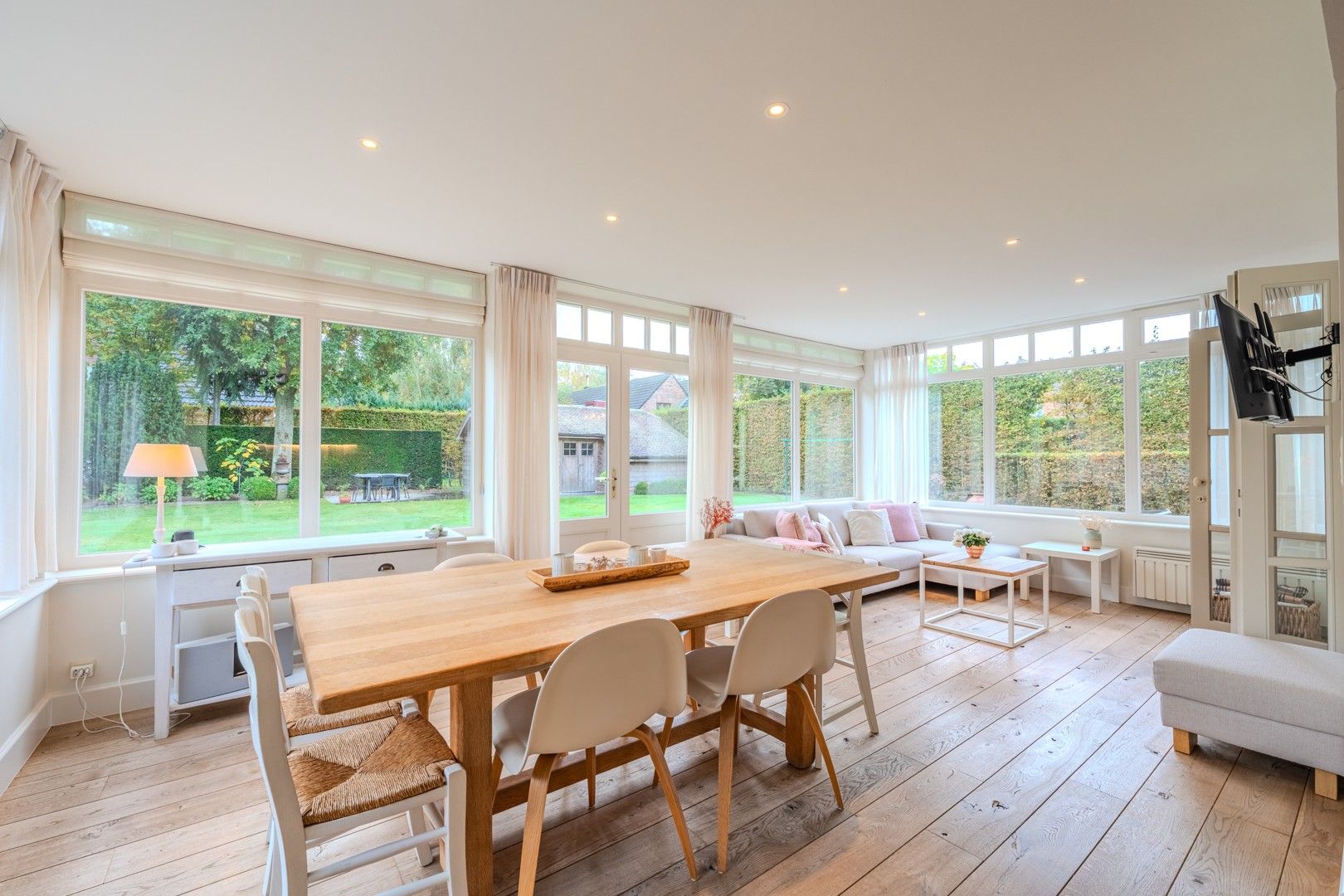 Charmante villa met zonnige tuin op toplocatie foto 4