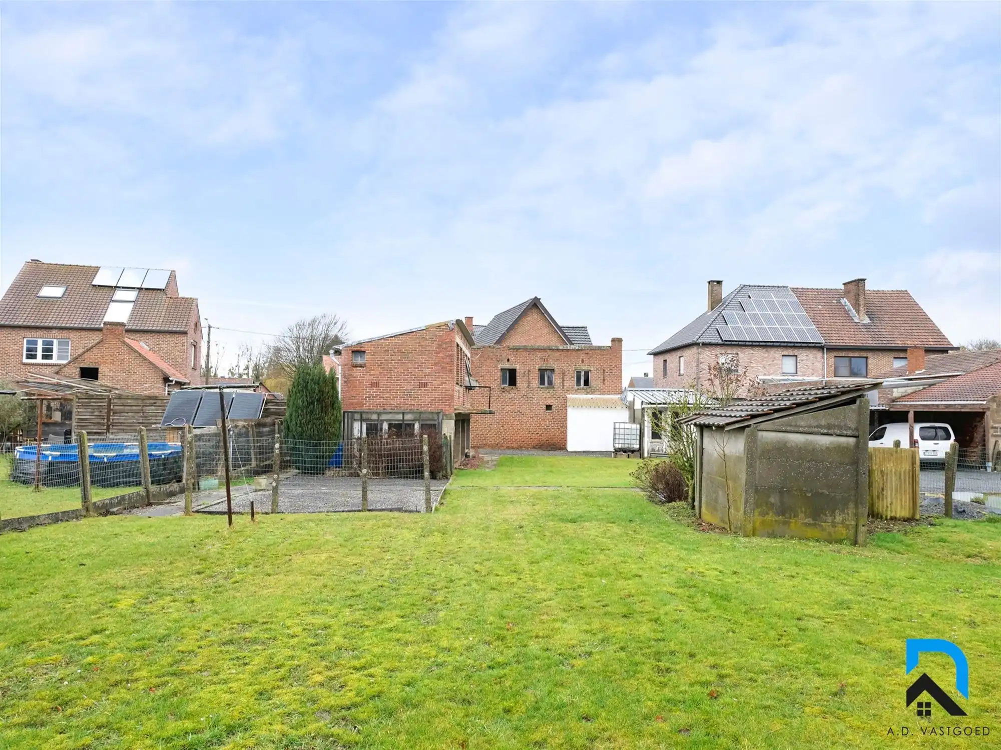 Mooie woning met grote tuin foto 23