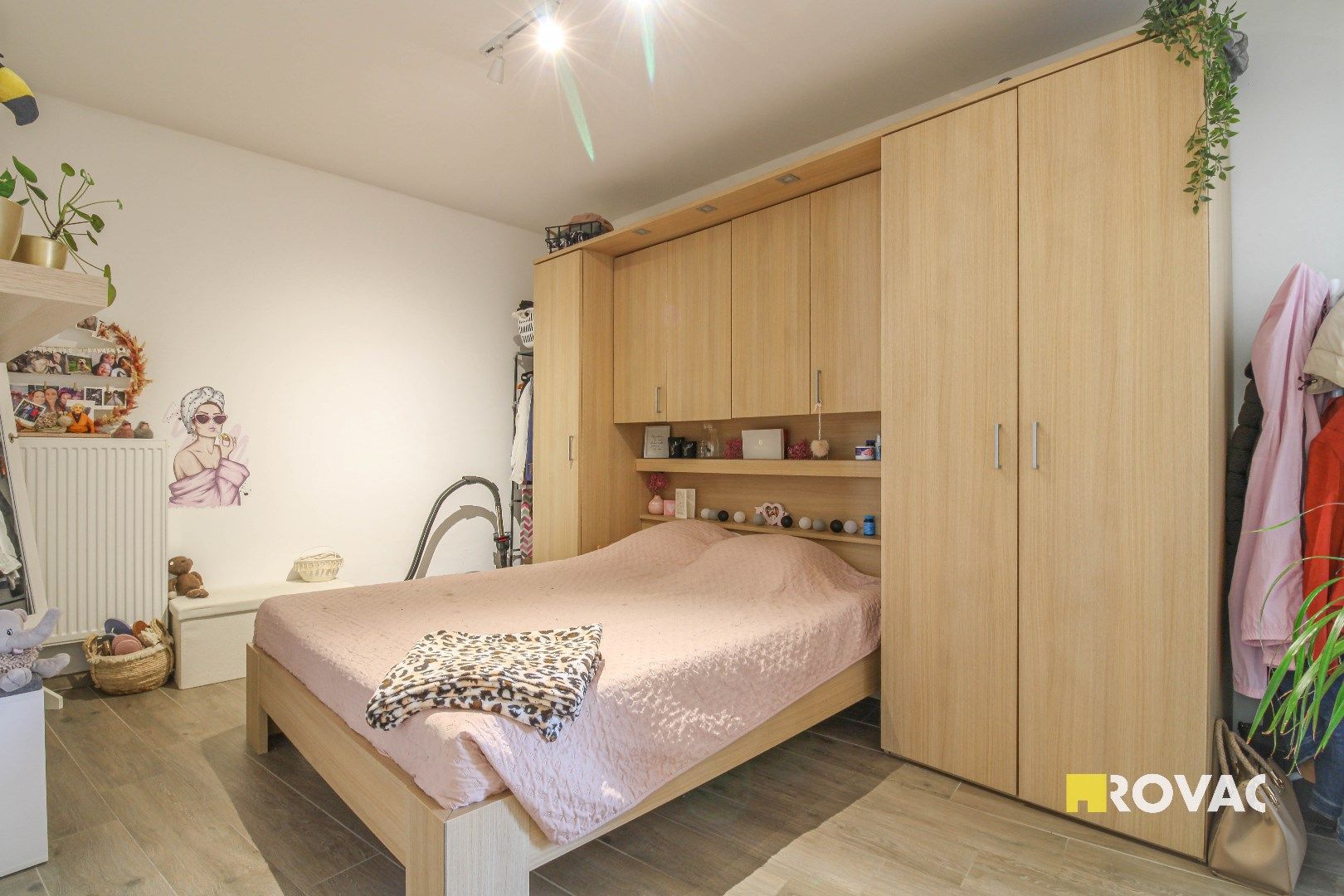 Gemeubeld appartement met garage! foto 9