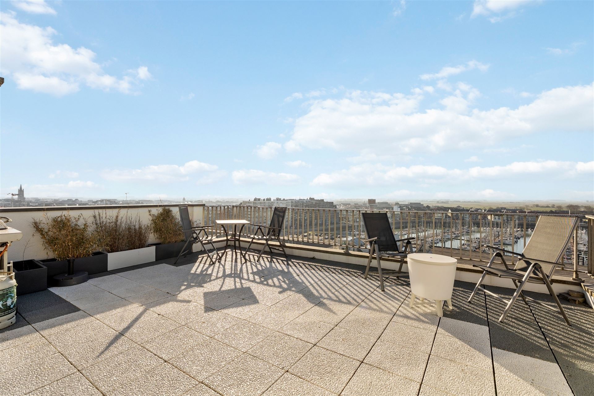 Hoofdfoto van de publicatie: PENTHOUSE / JACHTHAVEN 