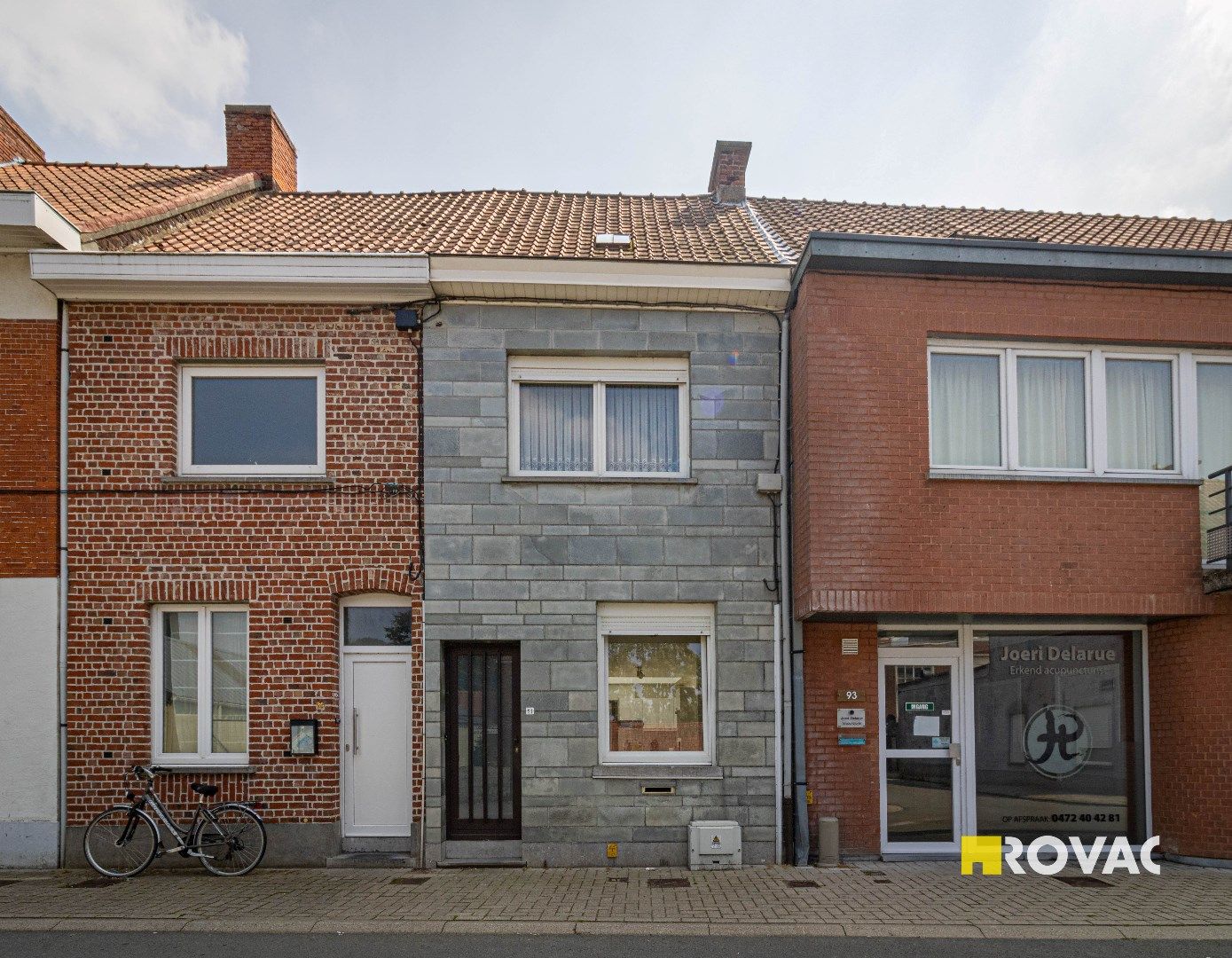 Op te frissen woning in centrum Izegem - GEEN RENOVATIEPLICHT foto 2