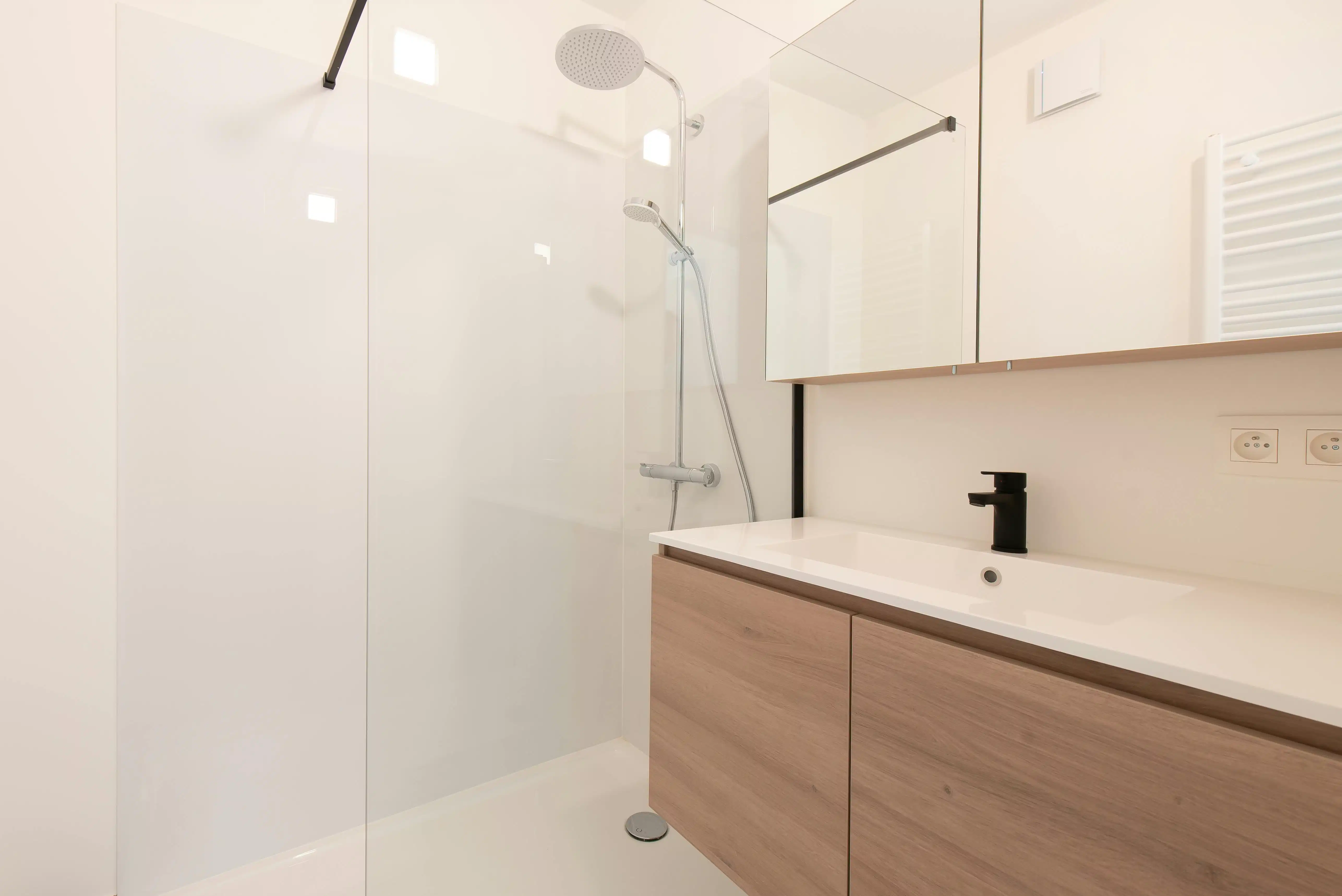 Gerenoveerd hoekappartement met prachtig open zicht foto 9