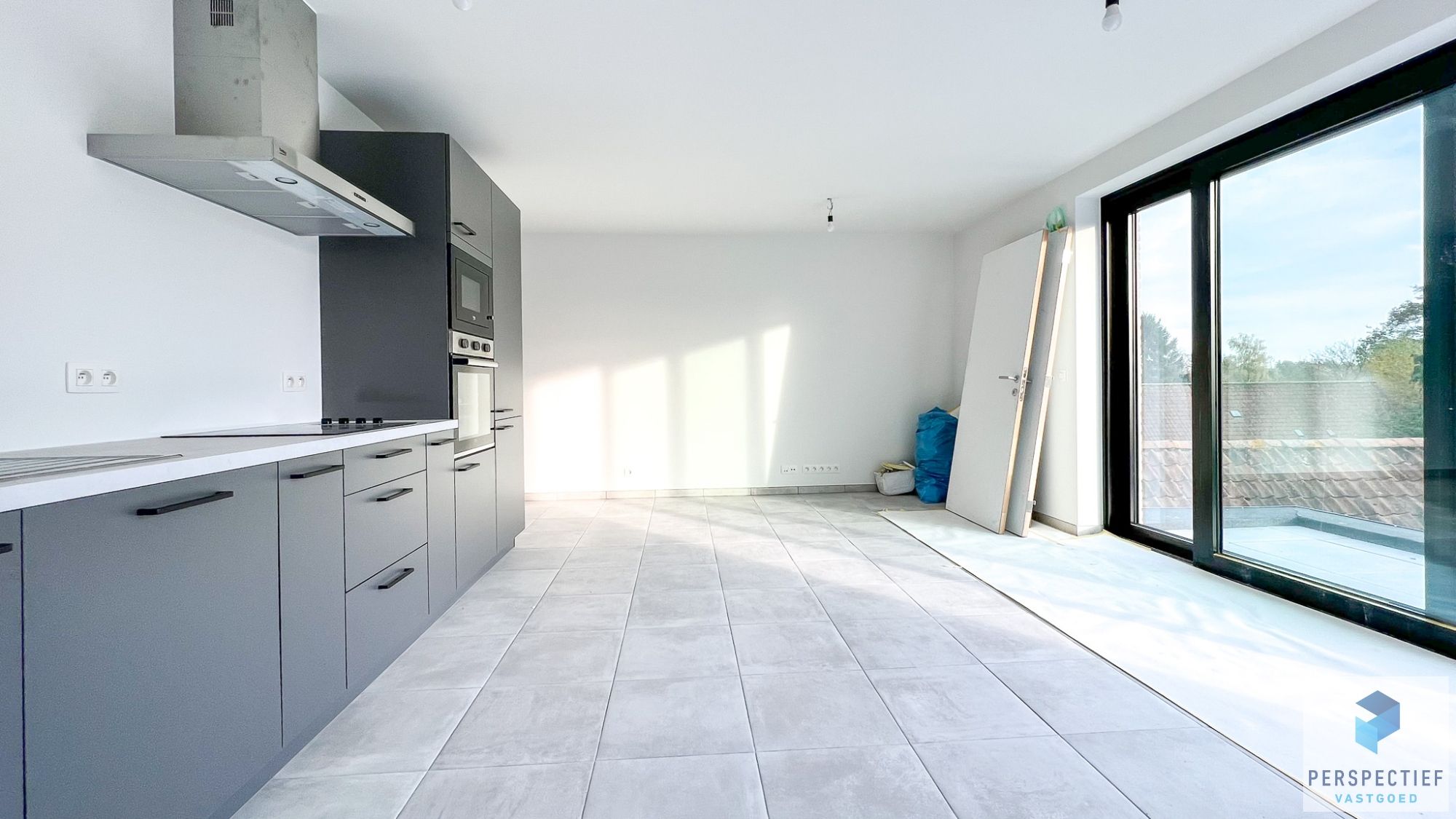 BEZOEKMOMENT ZATERDAG 25/10 VAN 14U TOT 15U30 | MODERN ENERGIEZUINIG NIEUWBOUWAPPARTEMENT met TERRAS foto 2
