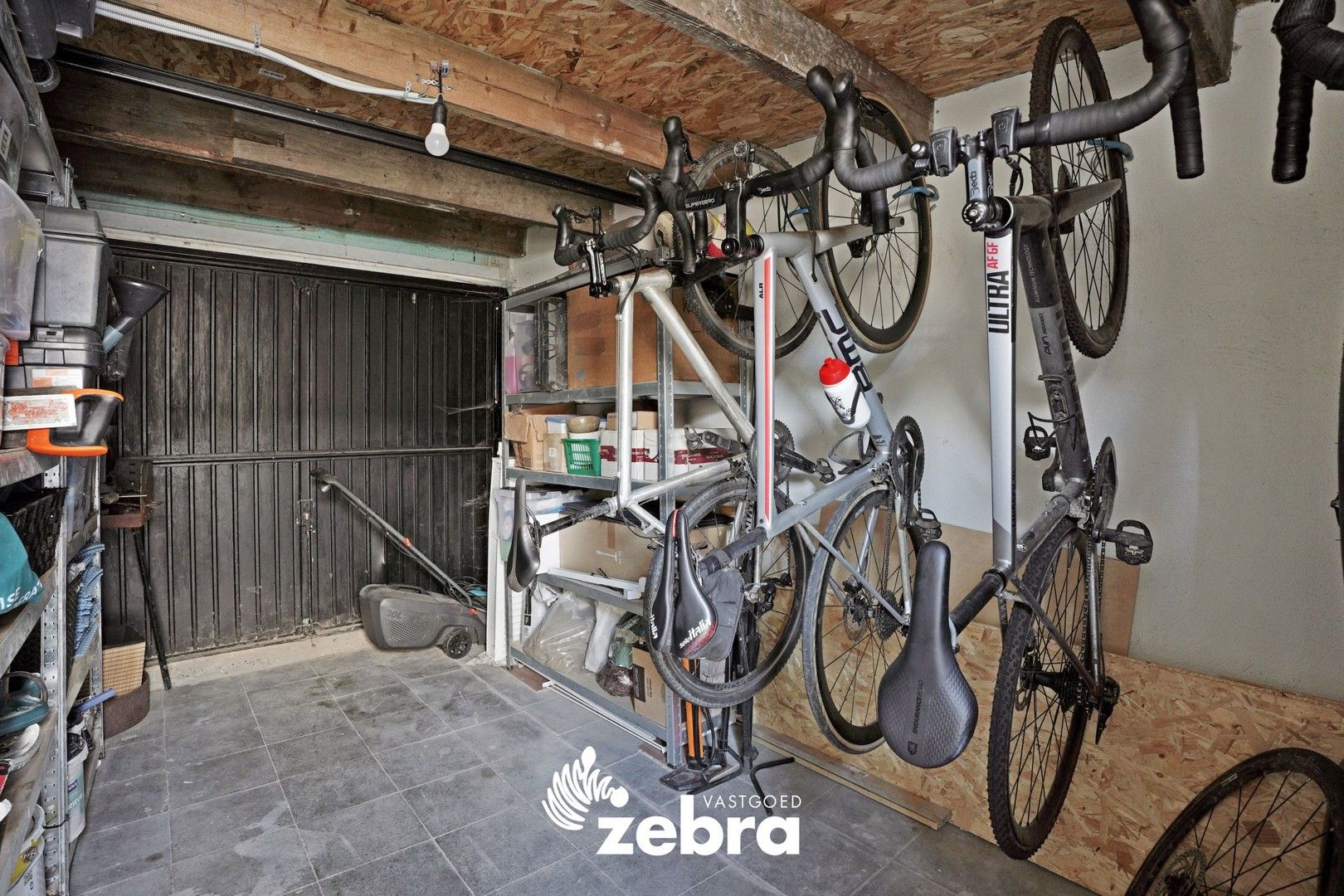 Instapklare gerenoveerde woning met tuin en dakterras te centrum Moorsele! foto 32