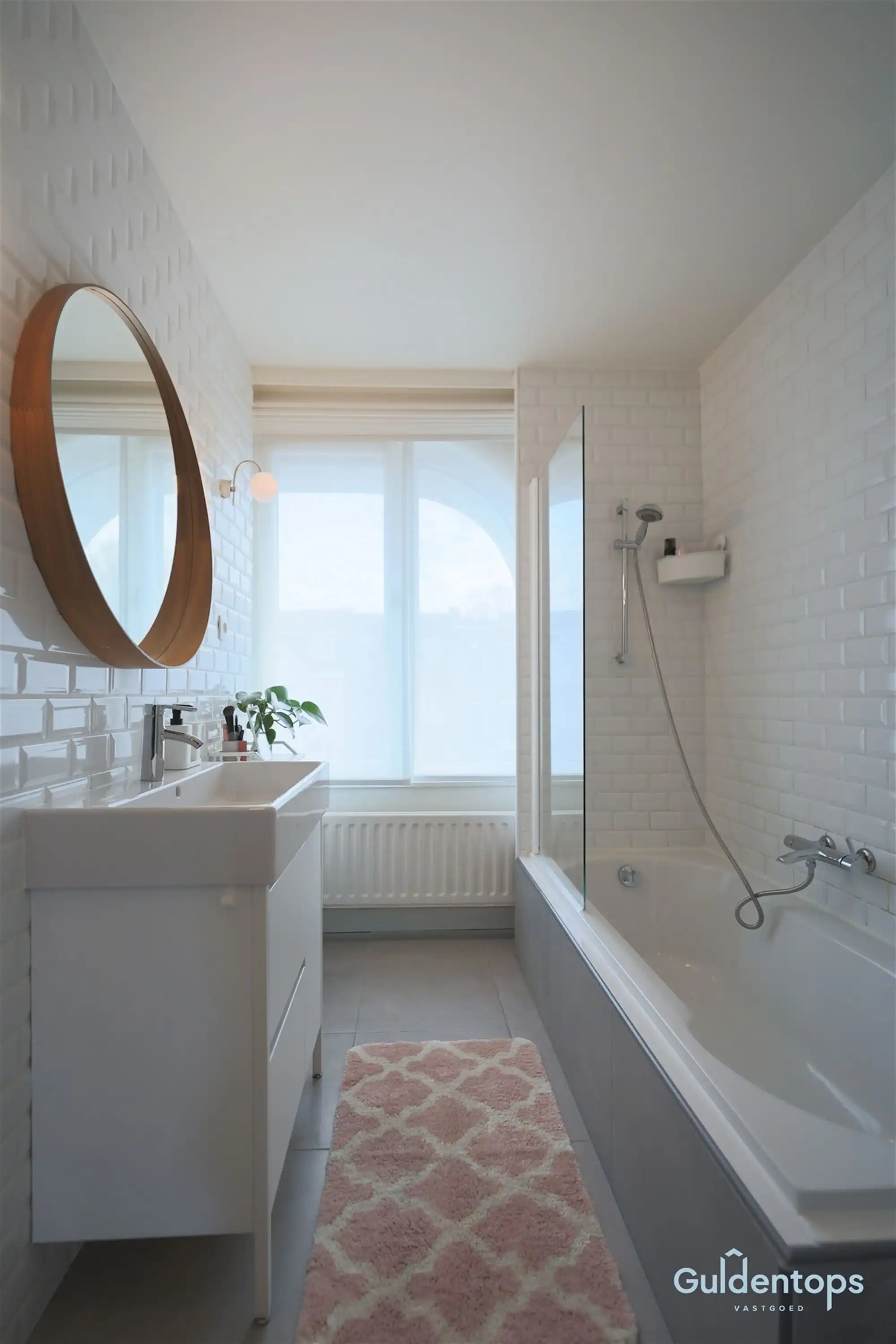 Knappe goed gelegen architectenwoning met mooie tuin foto 24