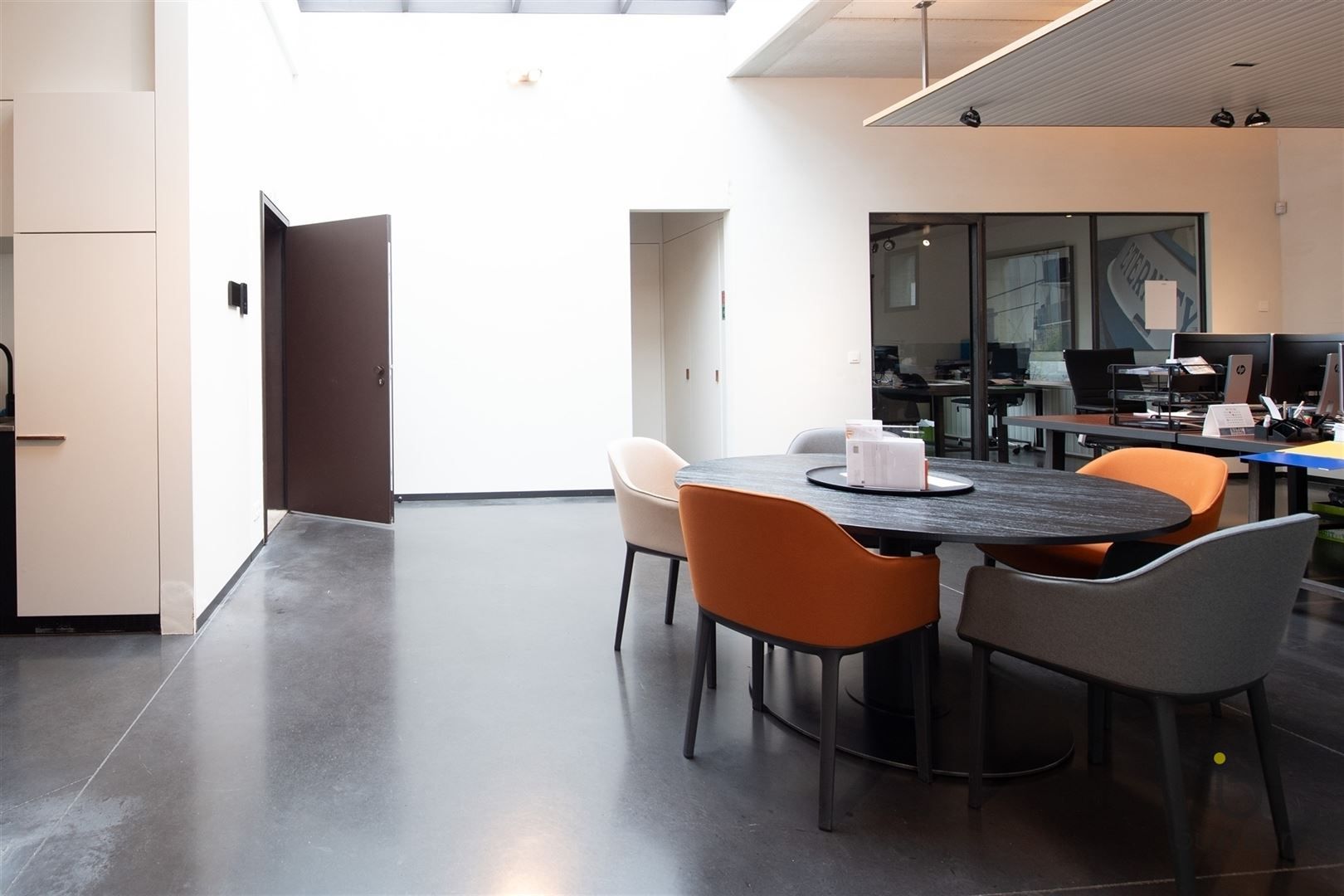 RUIM EN LICHTRIJK WONEN OP DE BOVENSTE VERDIEPING OP DE KANAALSITE VAN AXEL VERVOORDT foto 6