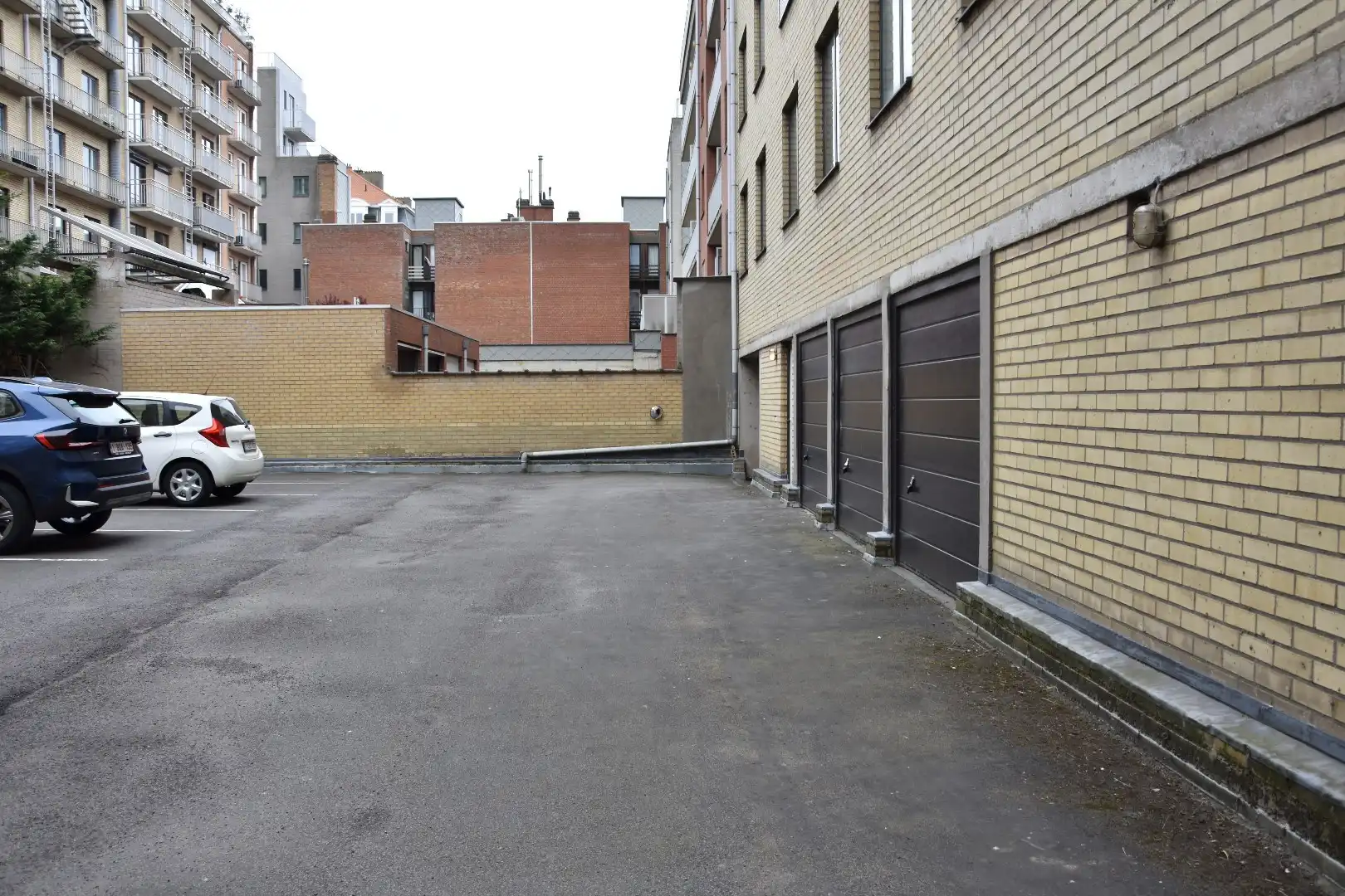 Buiten autostaanplaats te koop foto 3