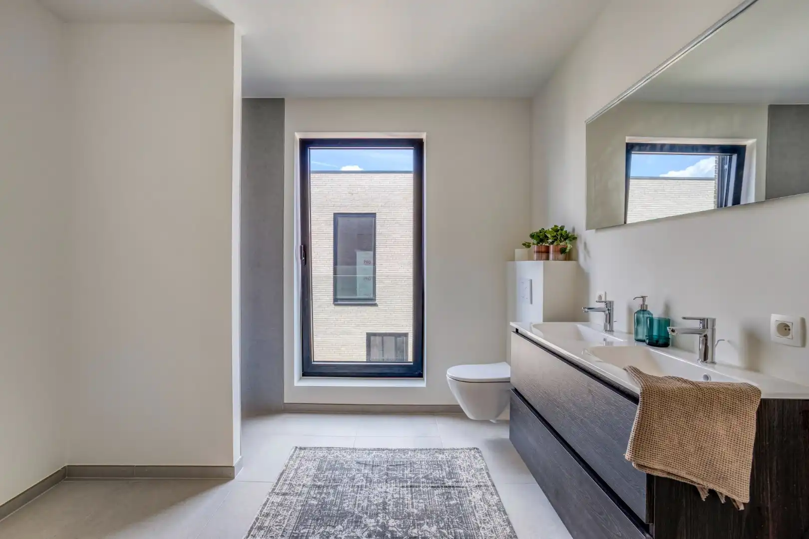 Instapklare nieuwbouw met 3 slpk en tuin foto 18