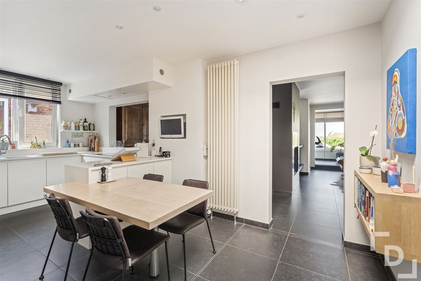 Ruime handelszaak met woonst & verhuurd appartement te koop in Poelkapelle. foto 31