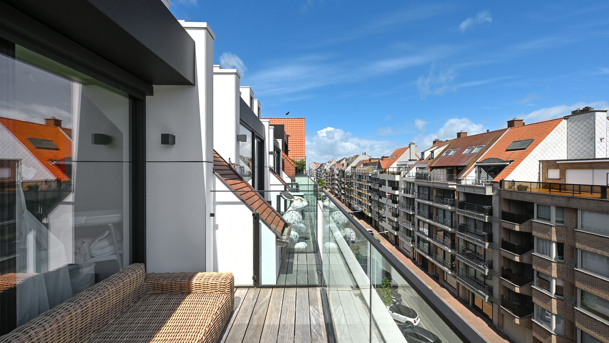 Stijlvol nieuwbouwappartement (2023) met zonneterrassen, op toplocatie vlak bij strand en winkels foto 6