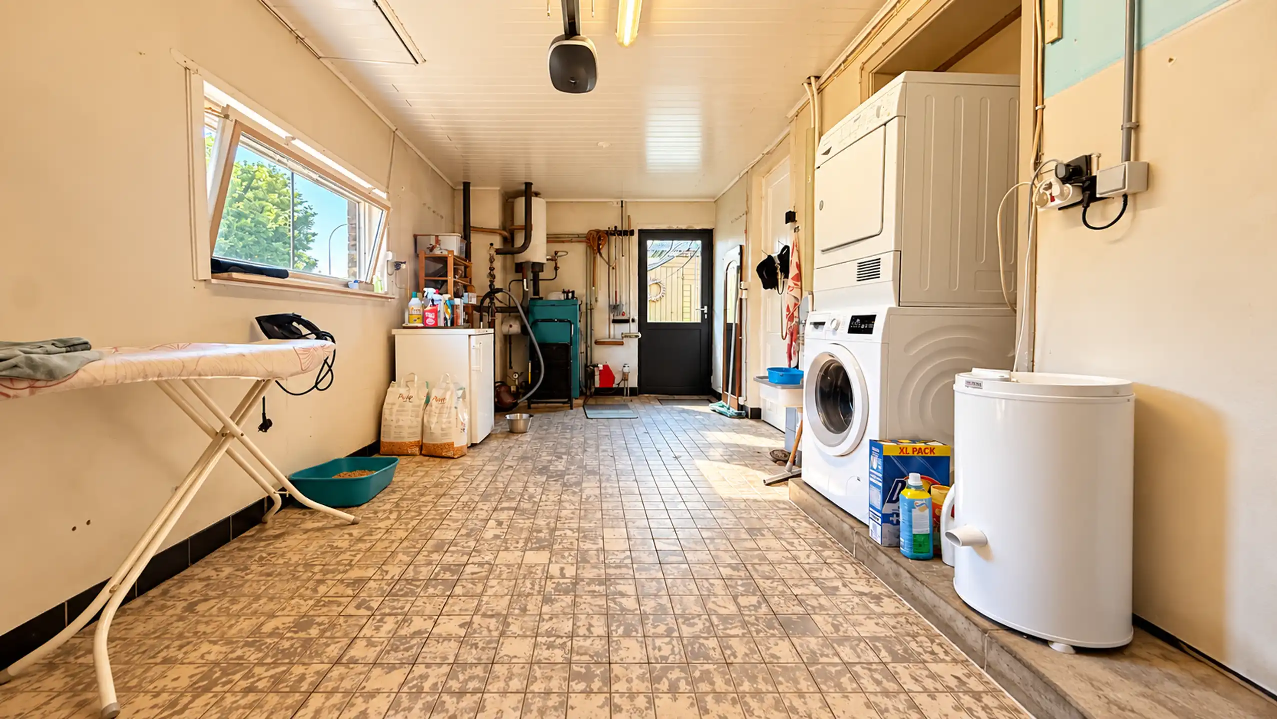 Goed onderhouden woning met 3slpk + garage in Heusden! foto 15