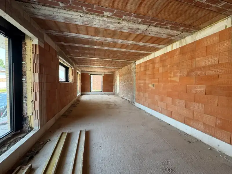 Bedrijfspand met woning foto 7