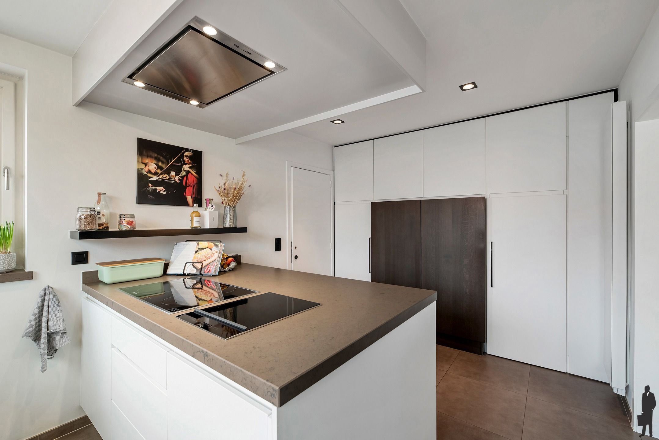 Knap gerenoveerde gezinswoning met 4 slaapkamers en praktijkruimte/kantoor. foto 15