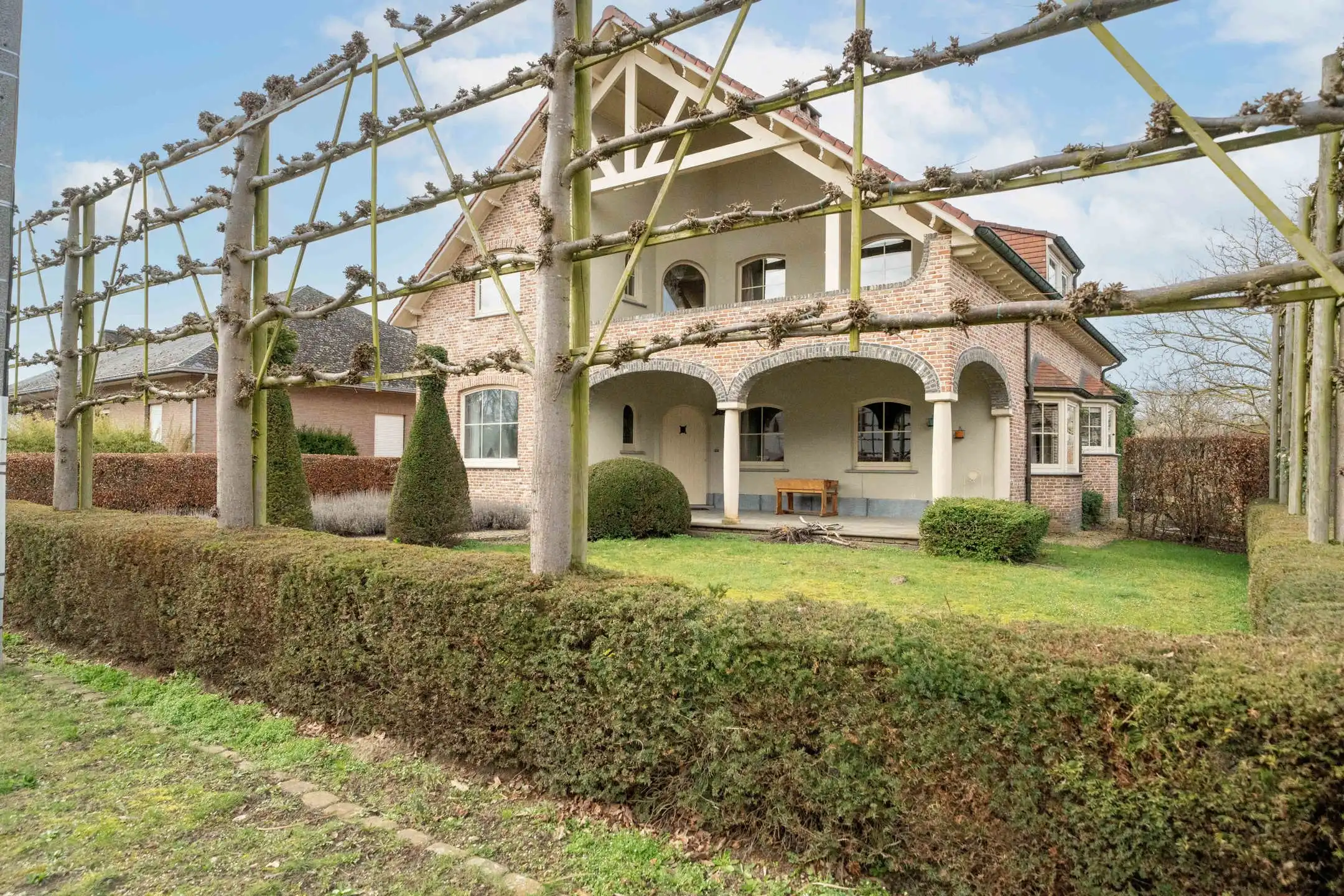 Villa met 5 slpk op 32 are 67 ca foto 2