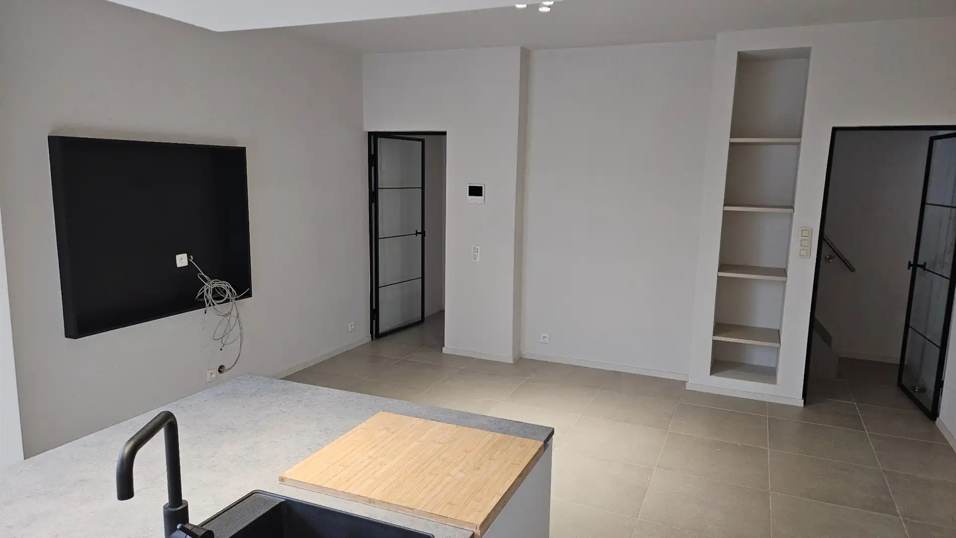Gerenoveerde woning met 3 slk en terras foto 8