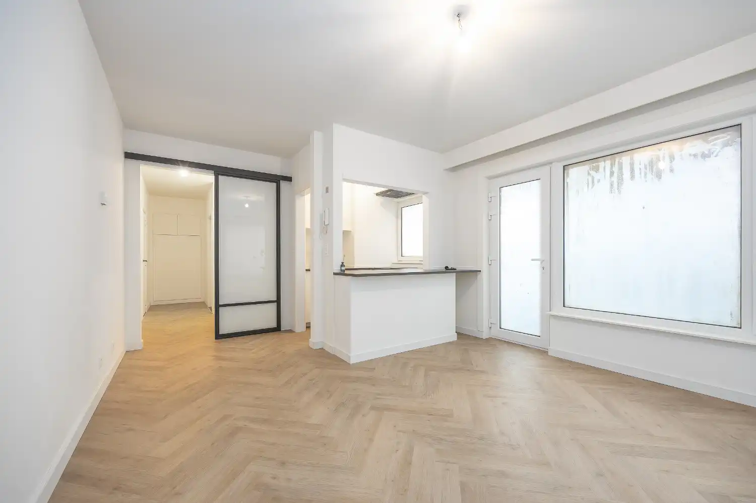 Volledig gerenoveerd appartement op toplocatie nabij zee te koop in Middelkerke foto 2