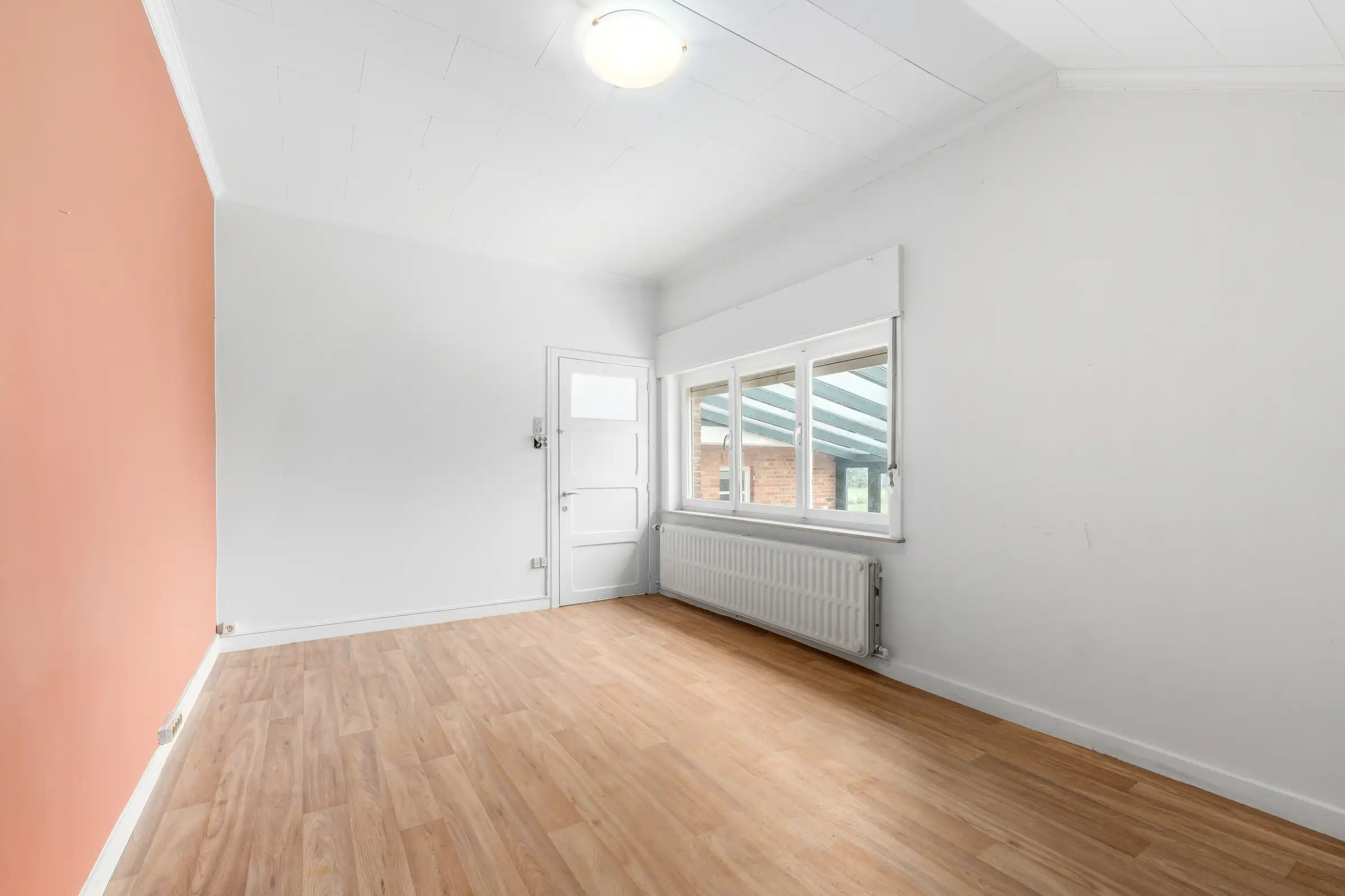 Unieke landwoning met schuur te koop op 6.810m² foto 9