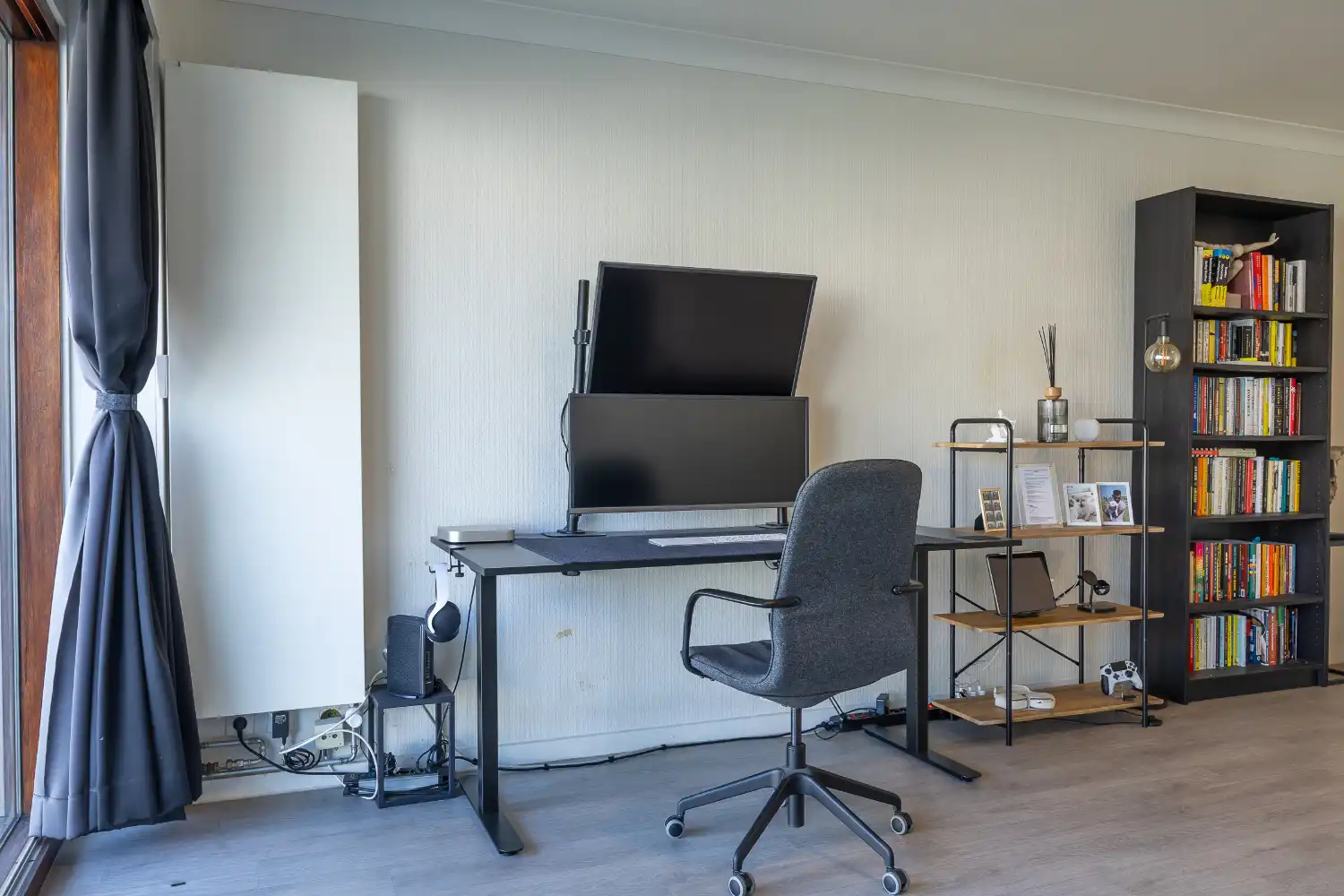 Studio met ruim terras op steenworp van strand foto 7