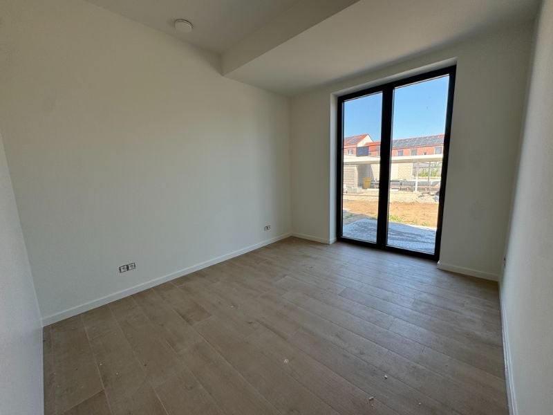 GLOEDNIEUW glvl app met 3 slaapkamers en tuin! foto 9