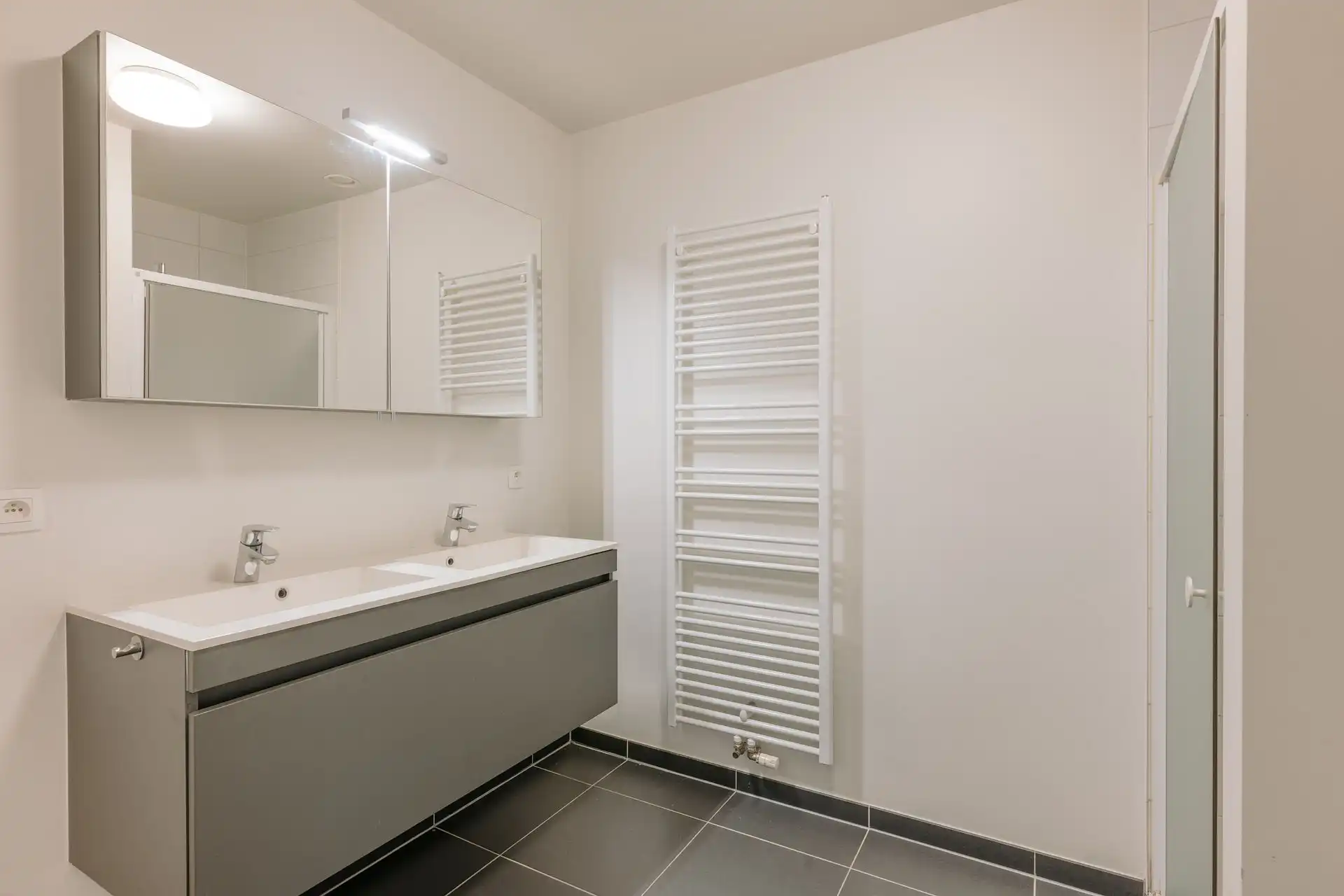 Instapklaar appartement te Boechout. foto 11