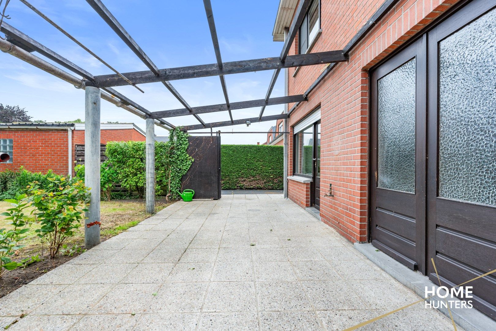Te renoveren halfopen woning met 4 slaapkamers, 2 garages en veel potentieel te Ieper foto 21