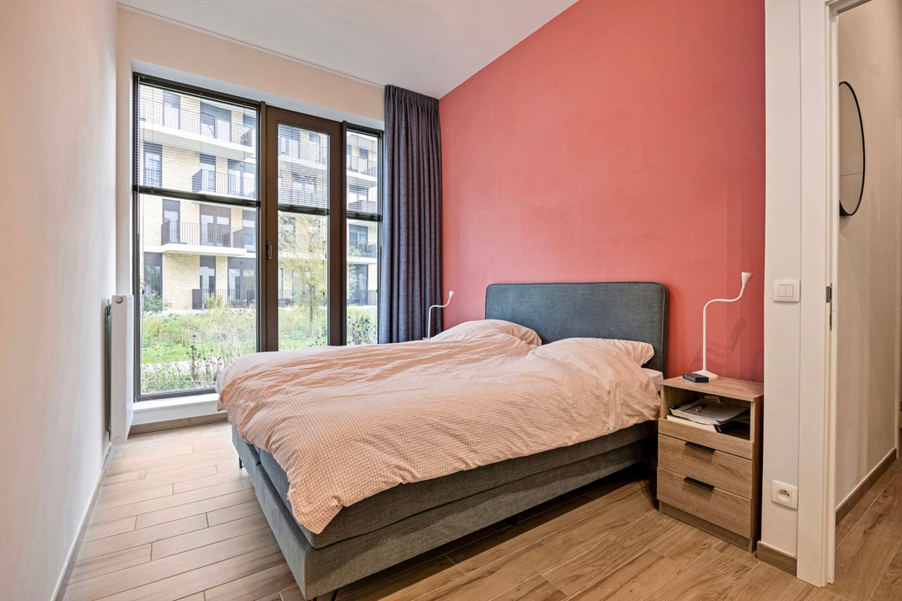 Modern 2-slpk gelijkvloers appartement met terras foto 9