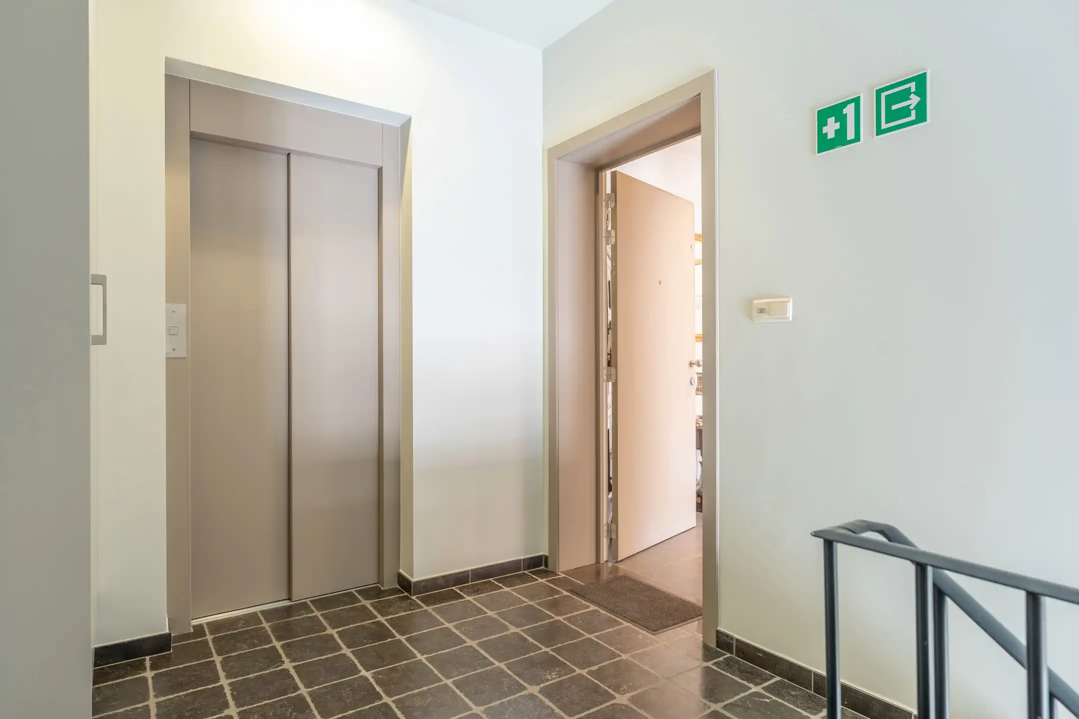 Prachtig 2 slaapkamer appartement in hartje Vosselaar. foto 4