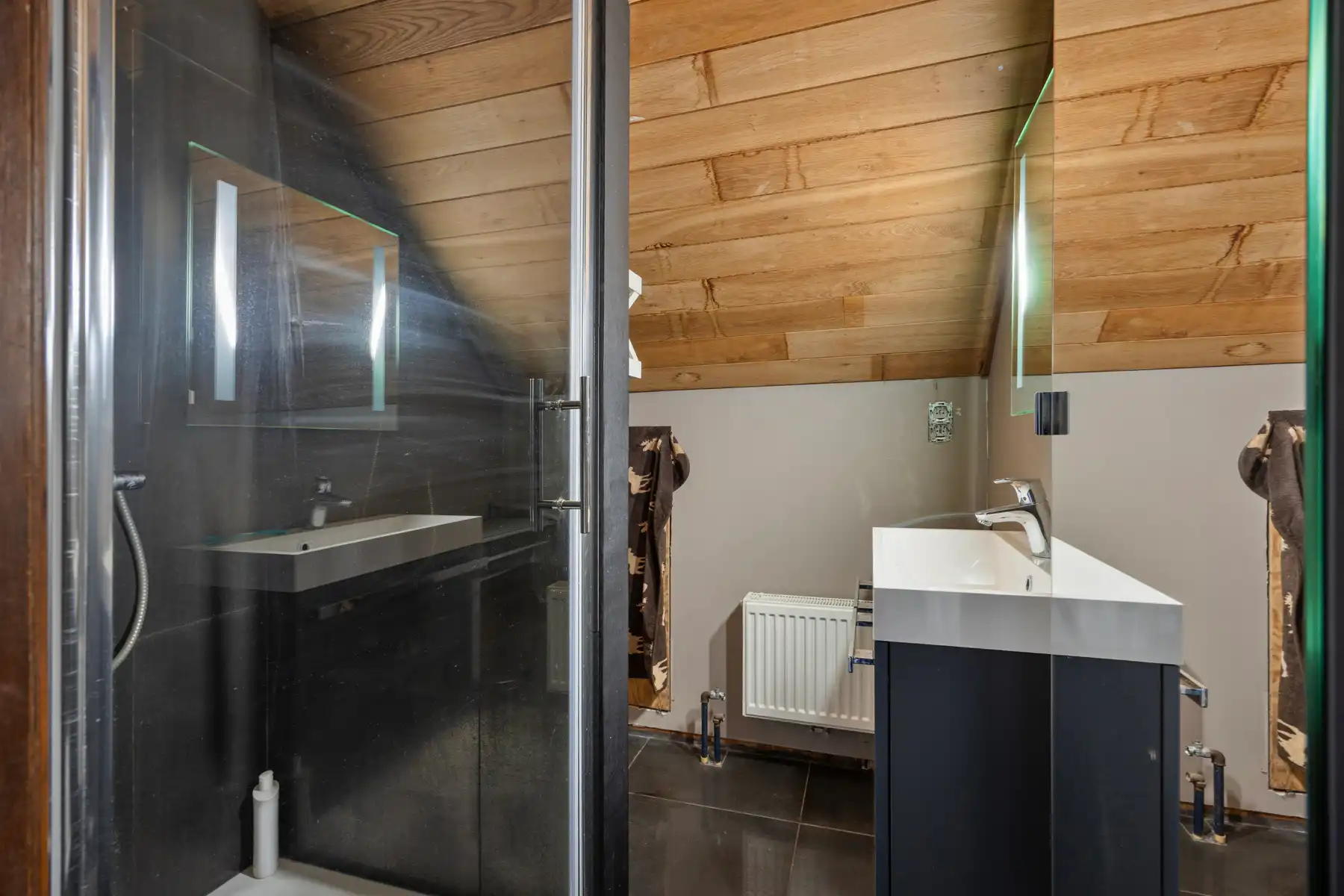 Villa met 4slpk, 2 badkamers en loods van 200 m²  foto 16