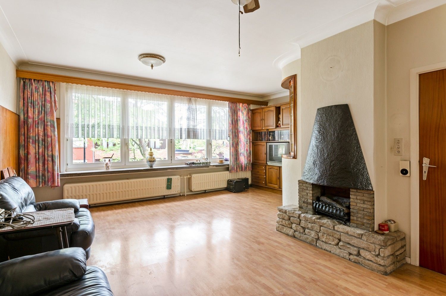 Ruime woning met 4 slaapkamers, garage & tuin in Borsbeek! foto 4