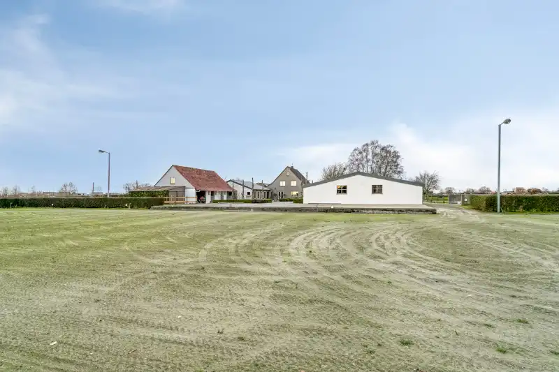 Exclusieve eigendom op ca. 4,4 hectare met professionele paardeninfrastructuur foto 10