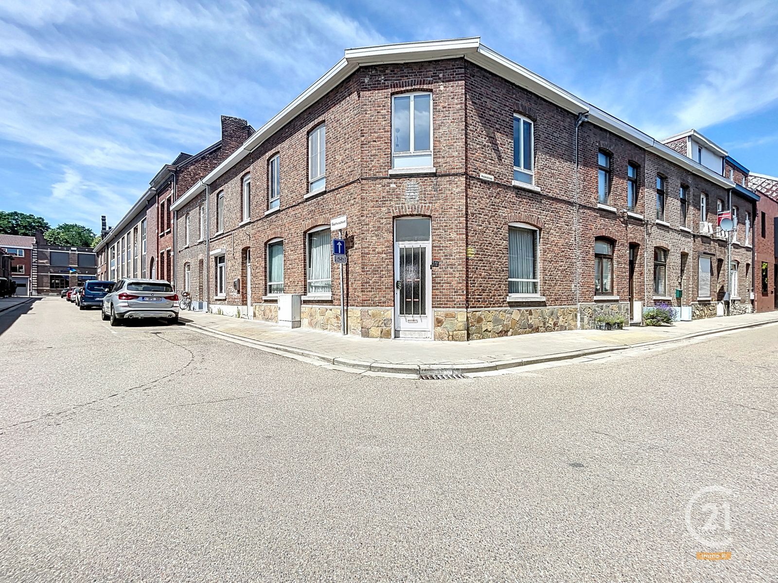 Charmante  woning met 3 slpk aan het park foto {{pictureIndex}}