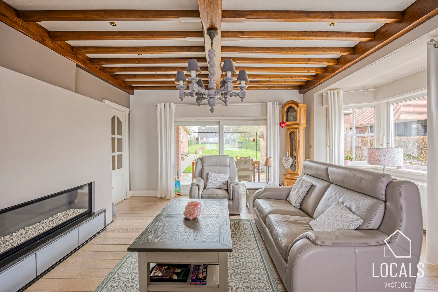 Charmante woning op een topligging in Denderhoutem foto 4